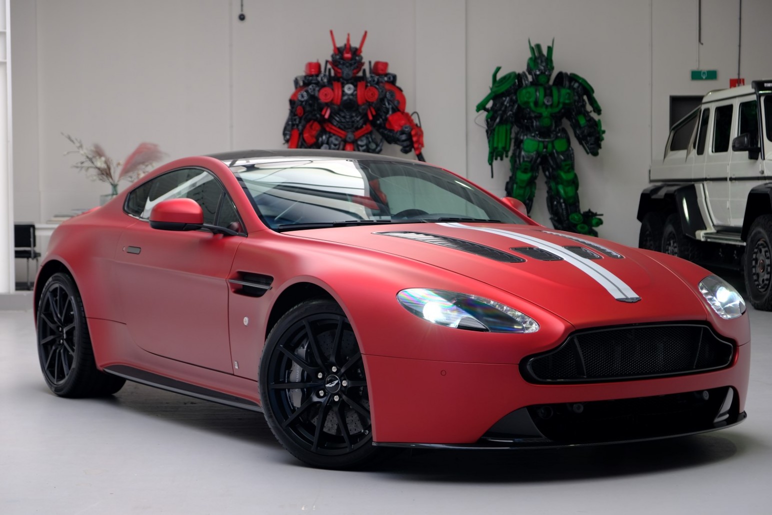 2018 Aston Martin V12 Vantage S Satin Seven, 2/18