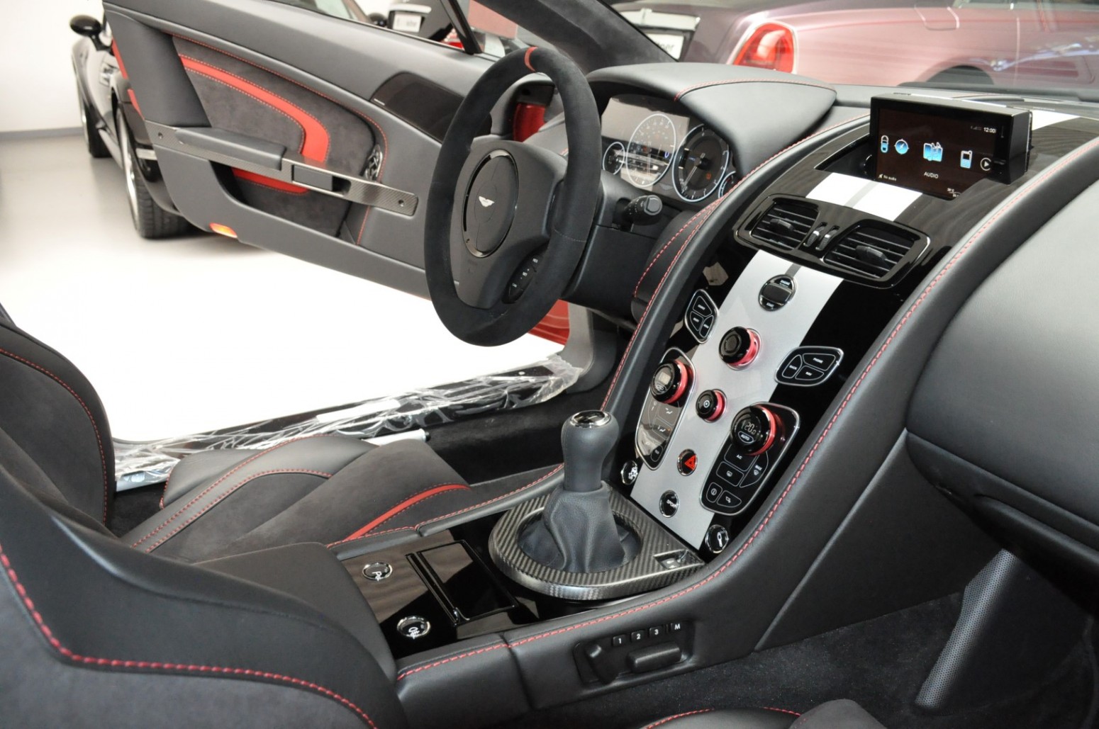 2018 Aston Martin V12 Vantage S Satin Seven, 3/18