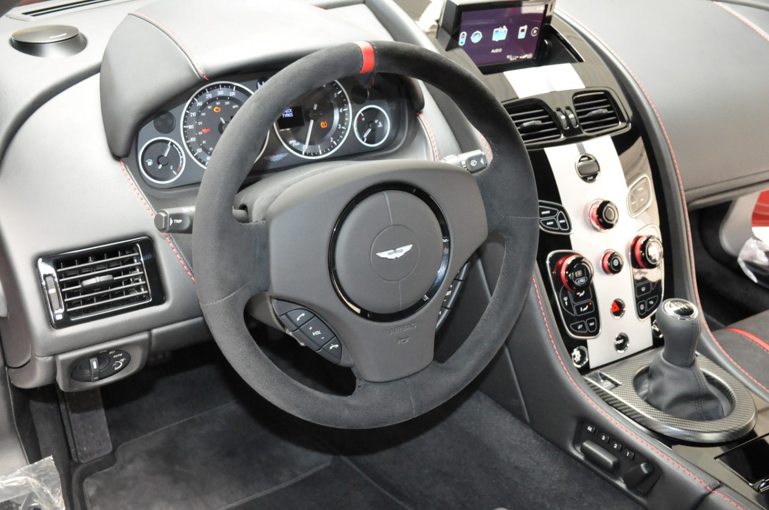 2018 Aston Martin V12 Vantage S Satin Seven, 4/18