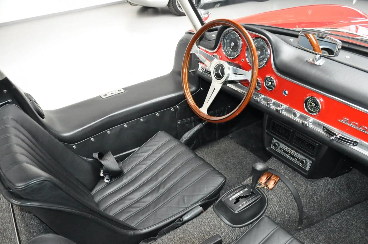 1987 Mercedes-Benz 300 SL Gullwing interior, dashboard