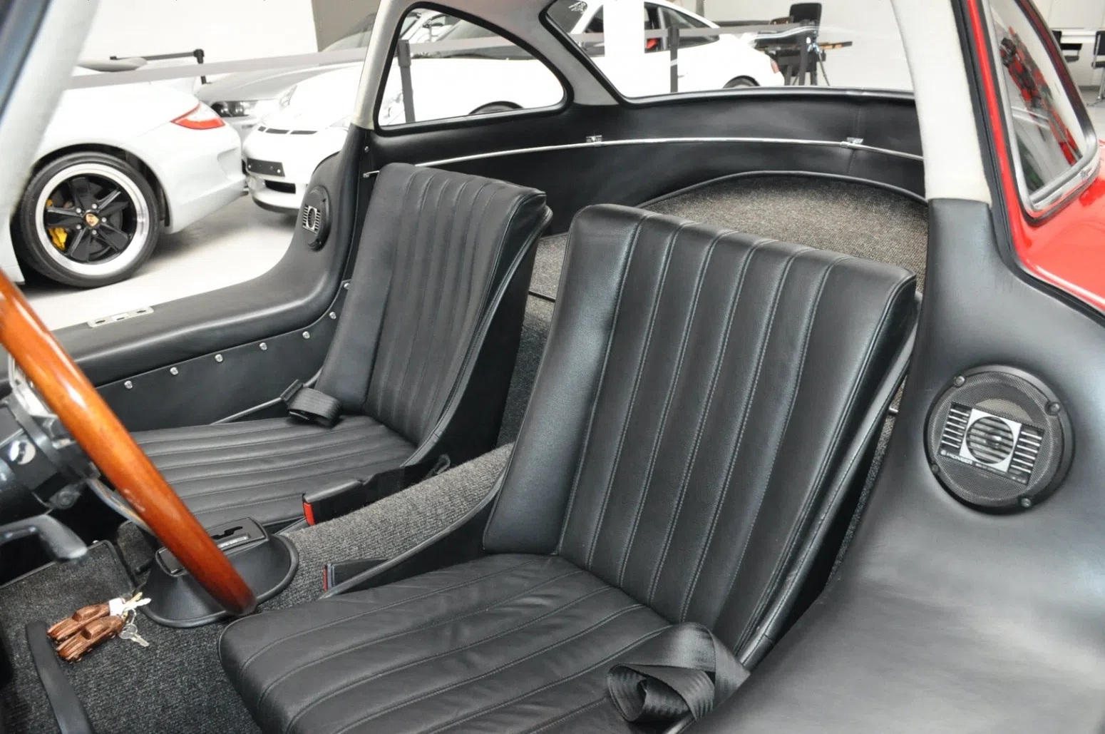 1987 Mercedes-Benz 300 SL Gullwing interior, seats