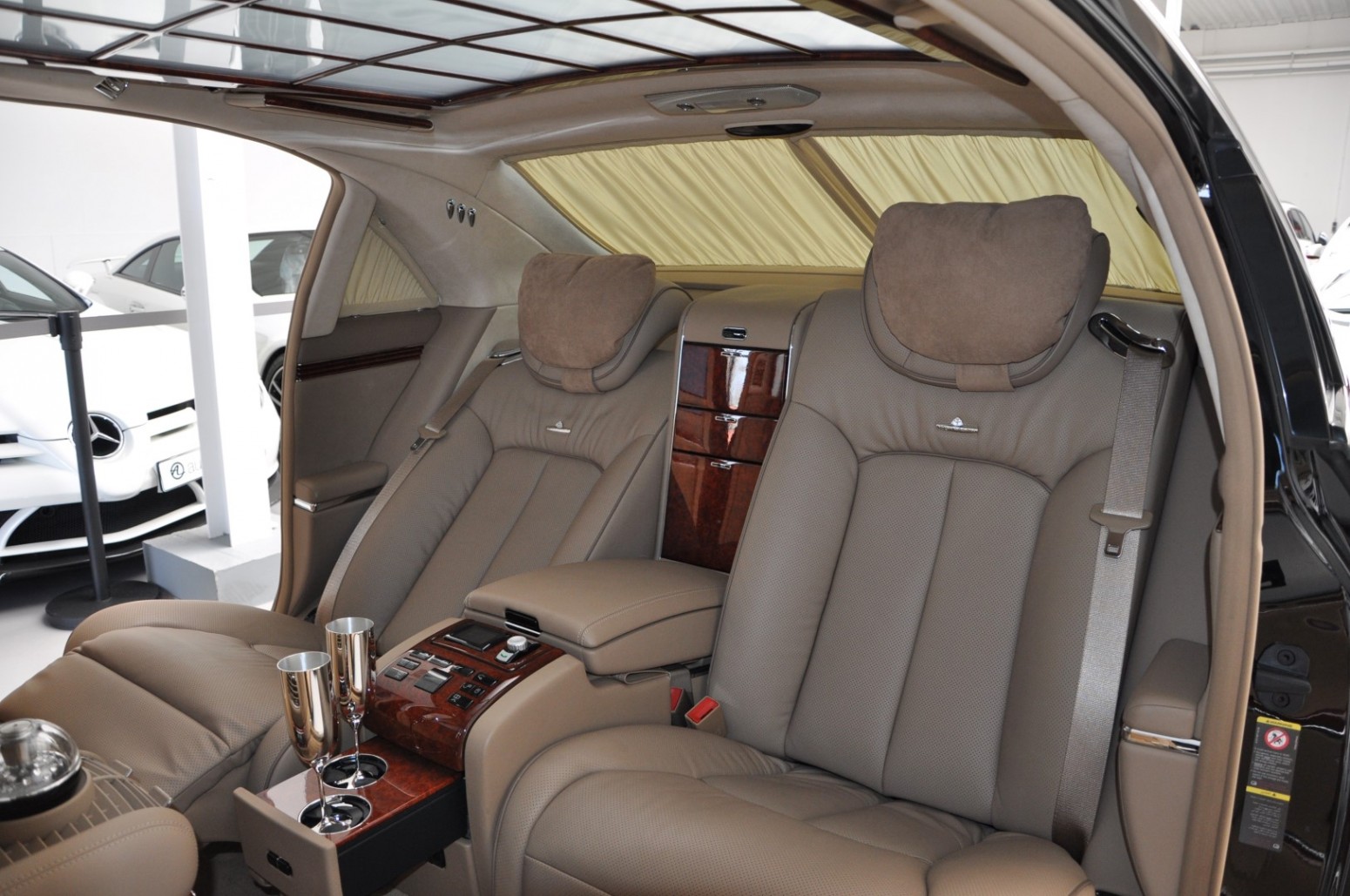 2011 Maybach 62S, 5/24
