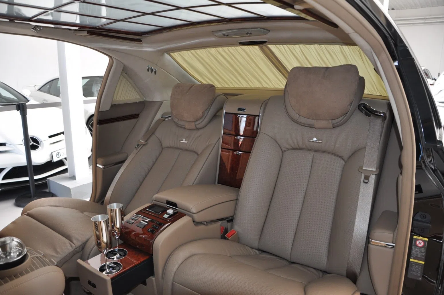 2011 Maybach 62S interior, seats