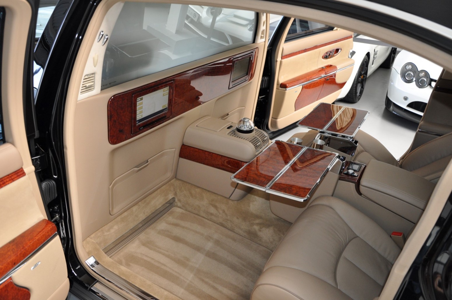 2011 Maybach 62S, 18/24