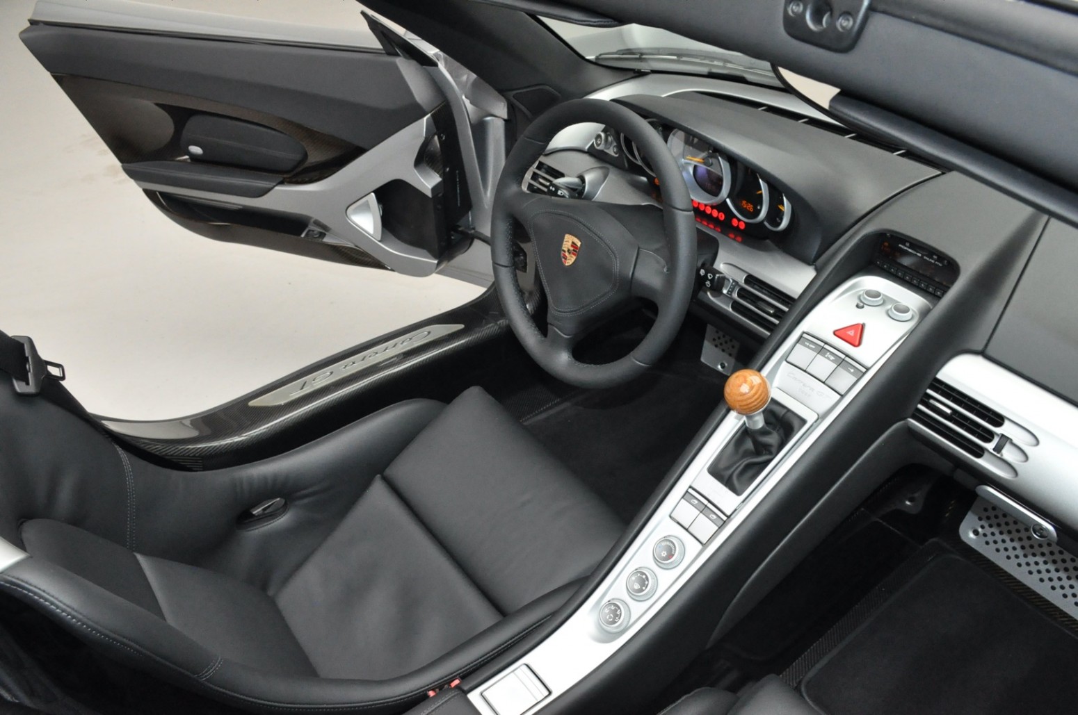 2004 Porsche Carrera GT, 2/20