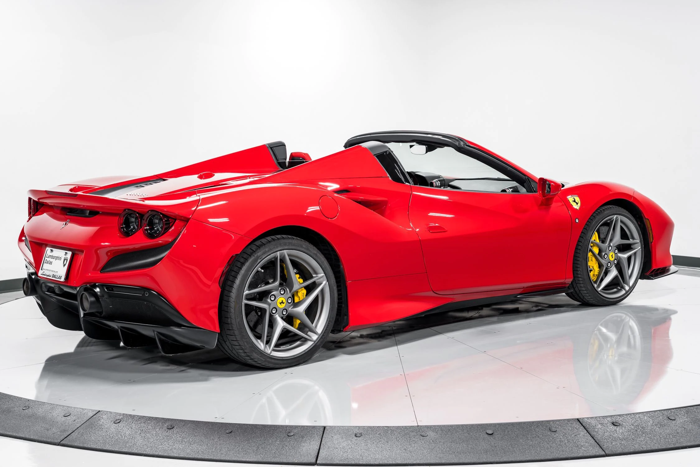 2021 Ferrari F8 Spider, 2/19