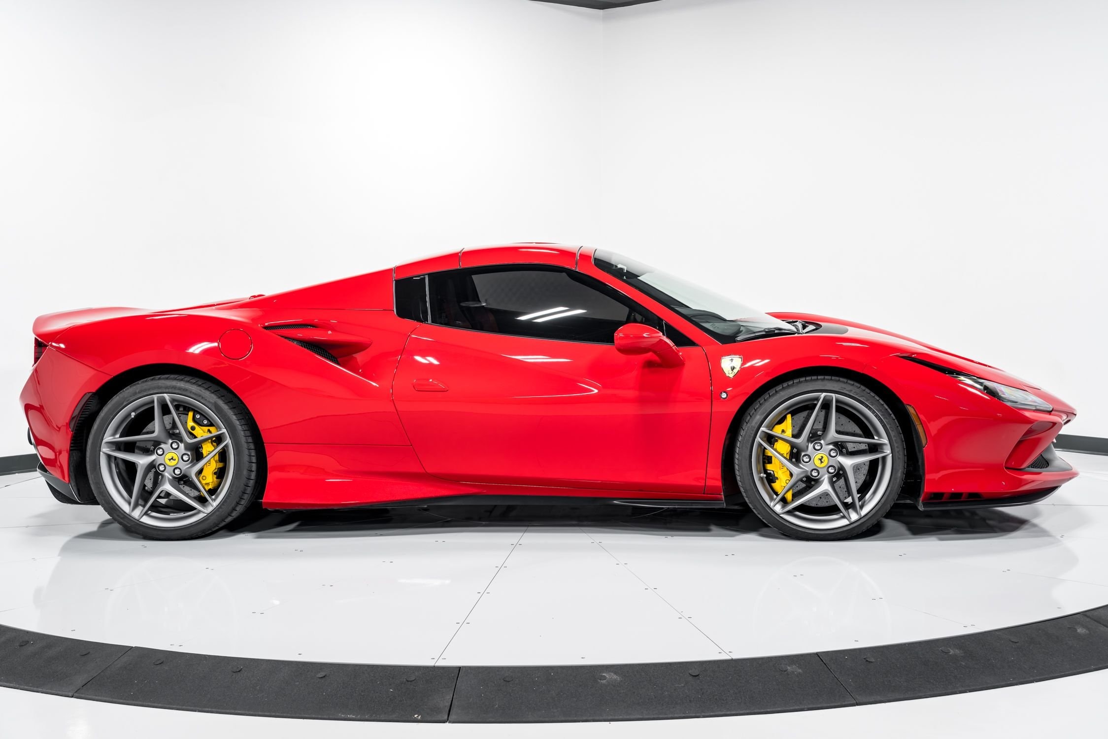 2021 Ferrari F8 Spider, 9/19