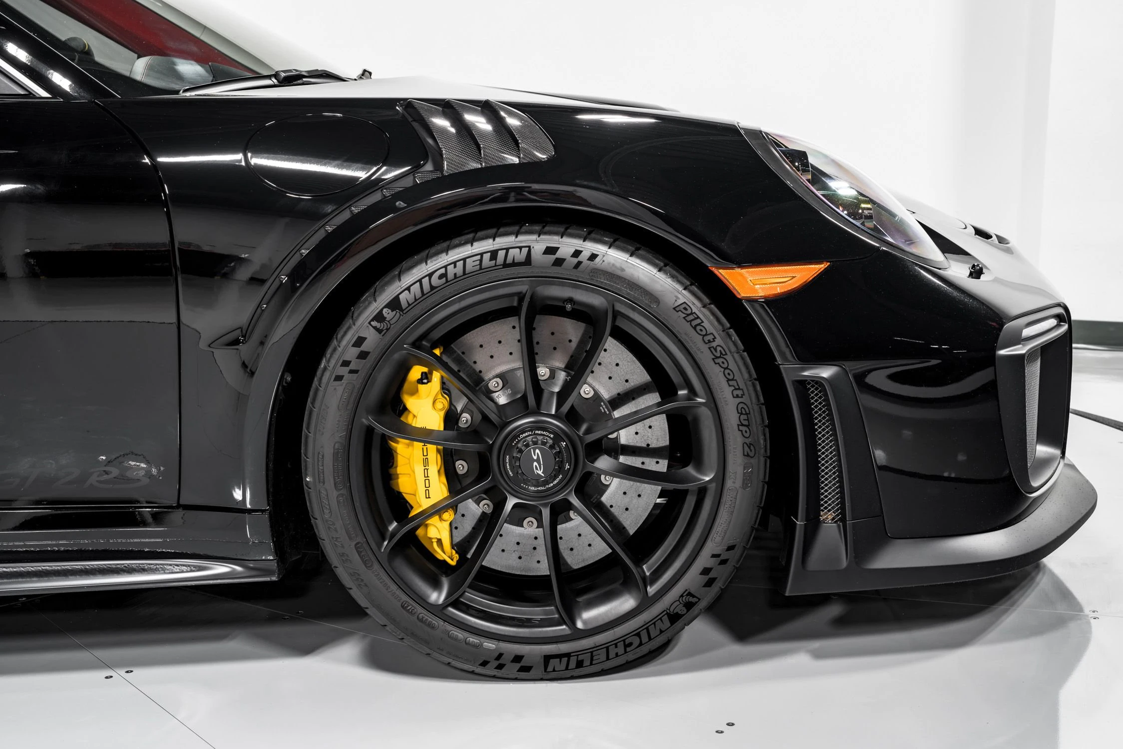 2018 Porsche 911 GT2 RS, 8/21