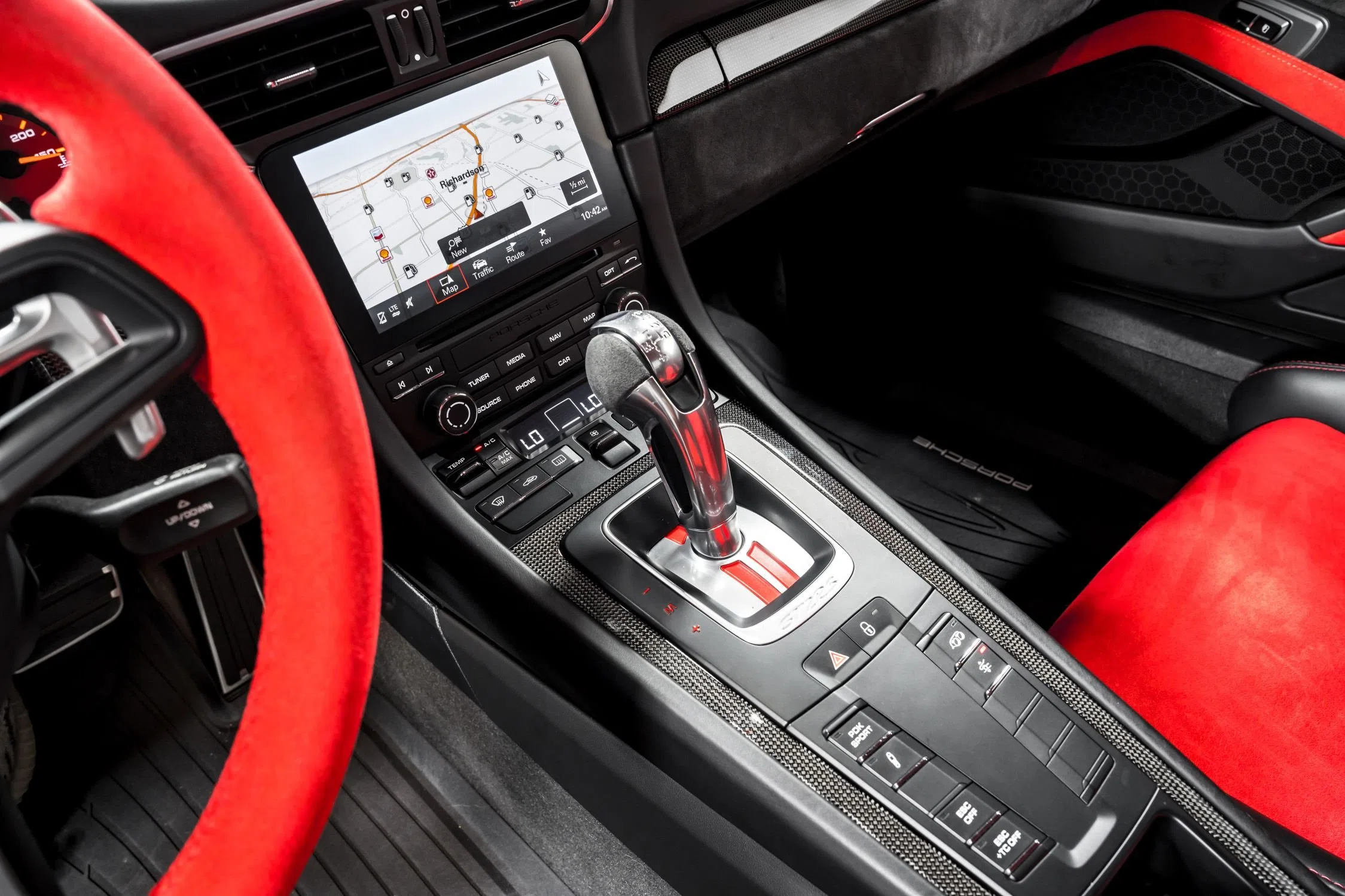 2018 Porsche 911 GT2 RS interior, center console