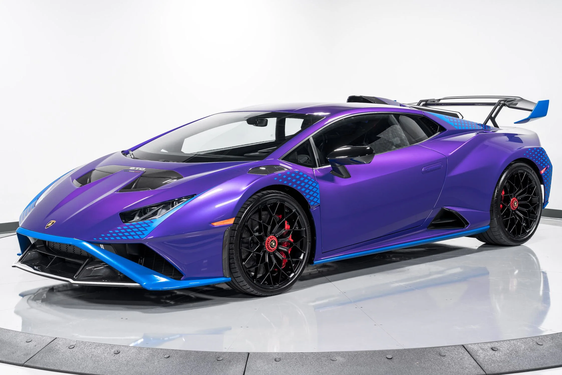 2023 Lamborghini Huracan STO