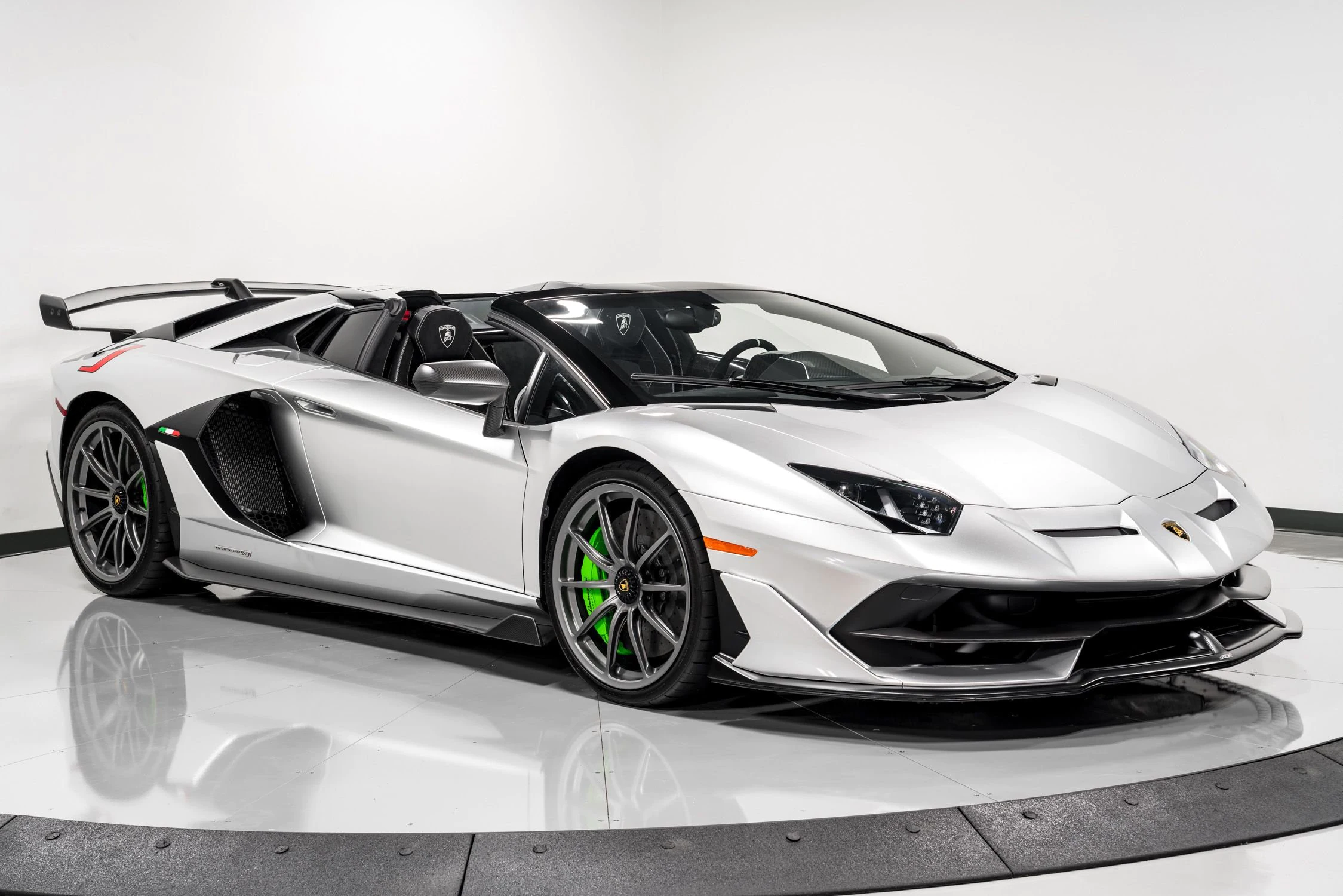 2020 Lamborghini Aventador SVJ Roadster, 6/19