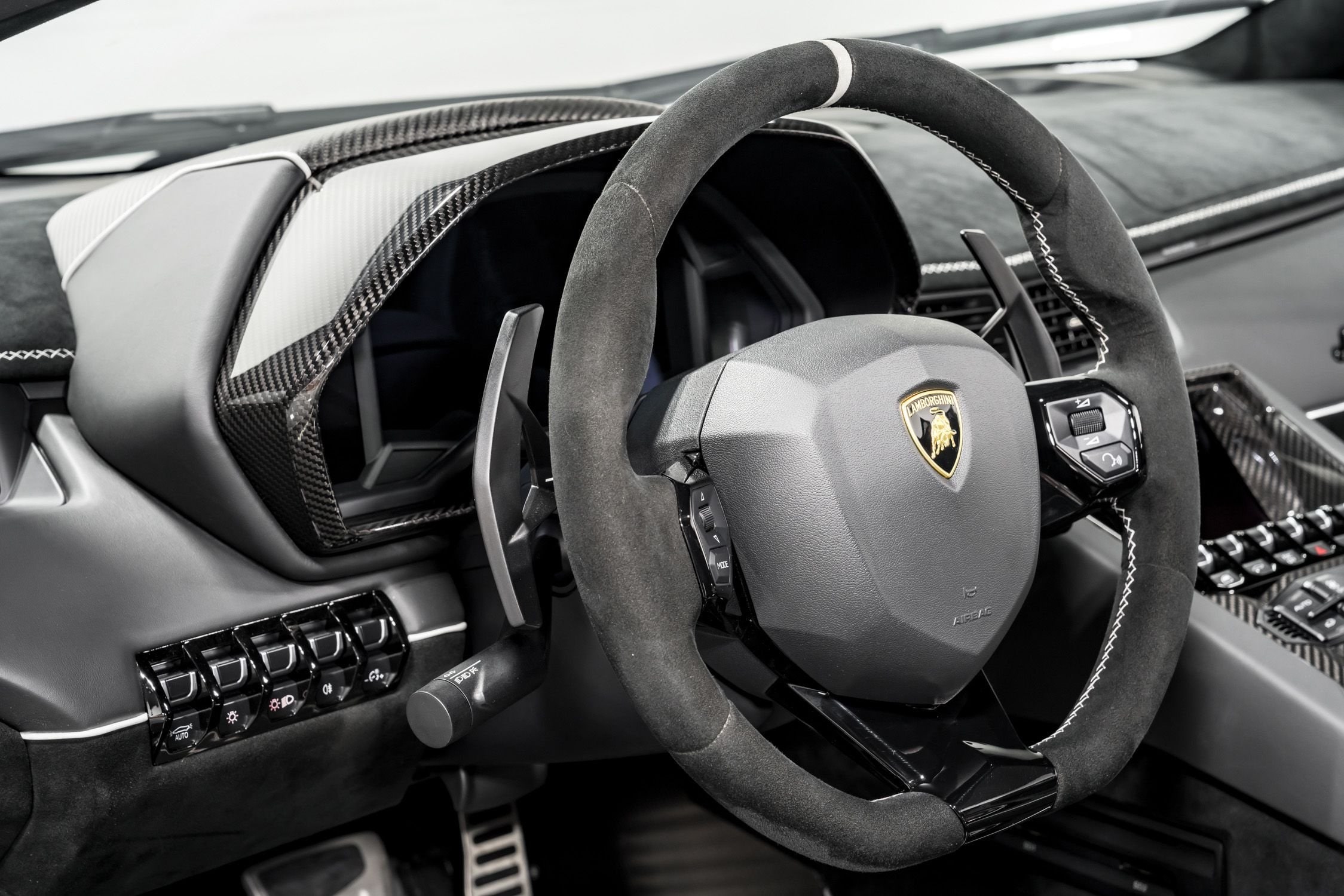 2020 Lamborghini Aventador SVJ Roadster, 9/19