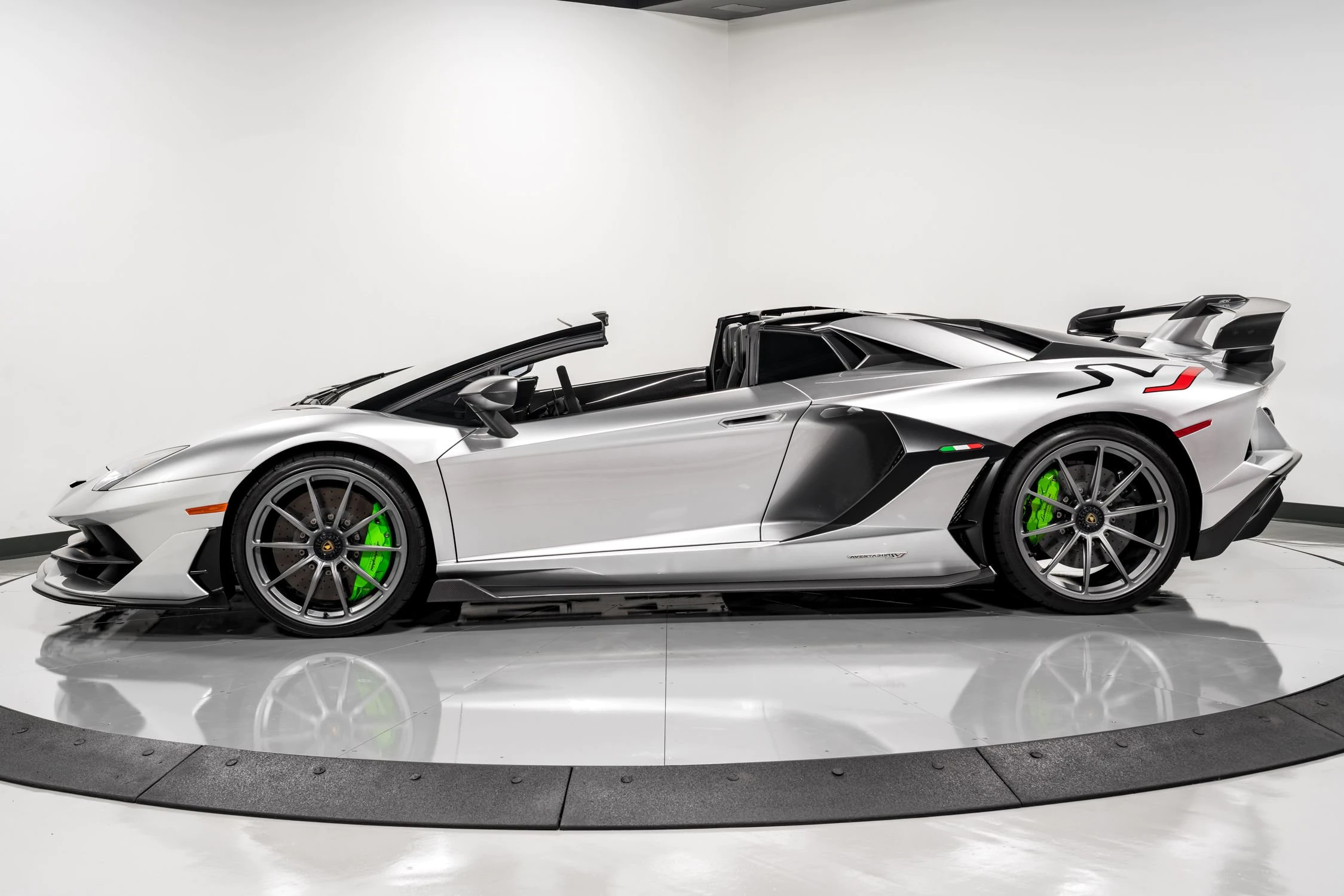 2020 Lamborghini Aventador SVJ Roadster, 10/19