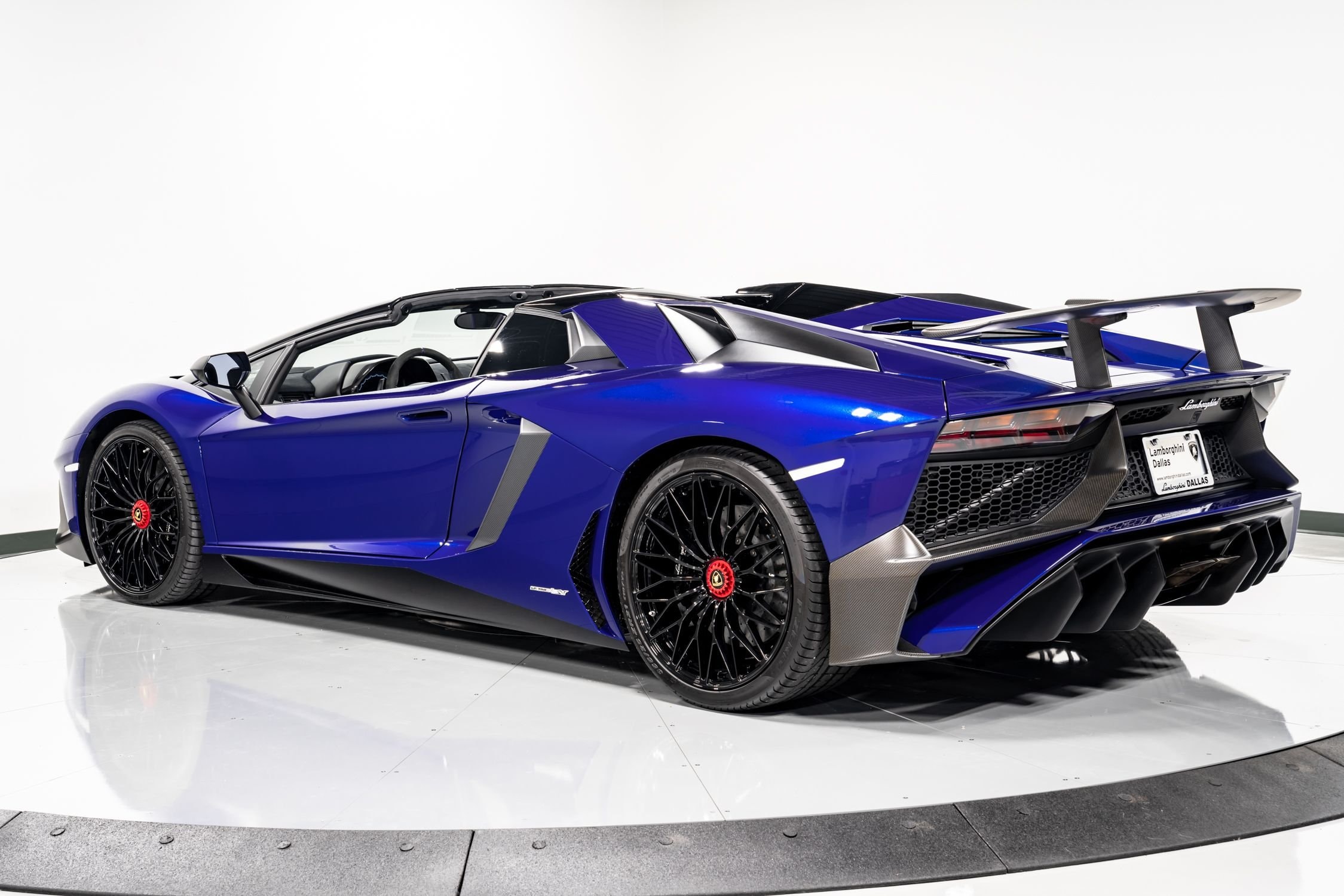 2016 Lamborghini Aventador SV Roadster, 2/24