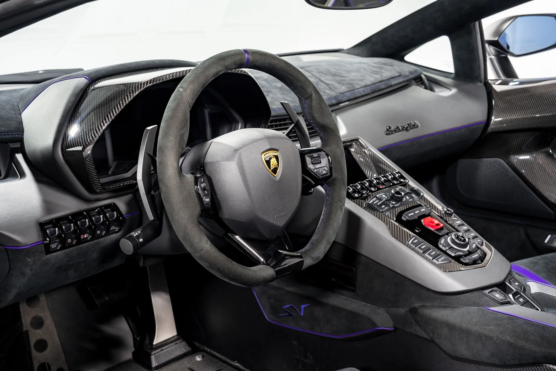 2016 Lamborghini Aventador SV Roadster interior