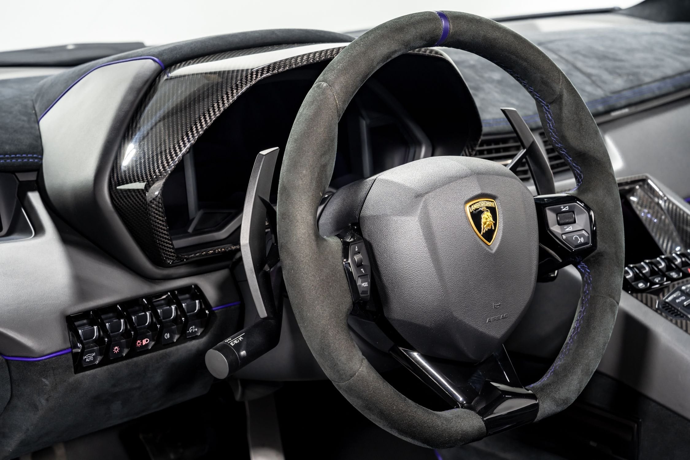 2016 Lamborghini Aventador SV Roadster, 11/24