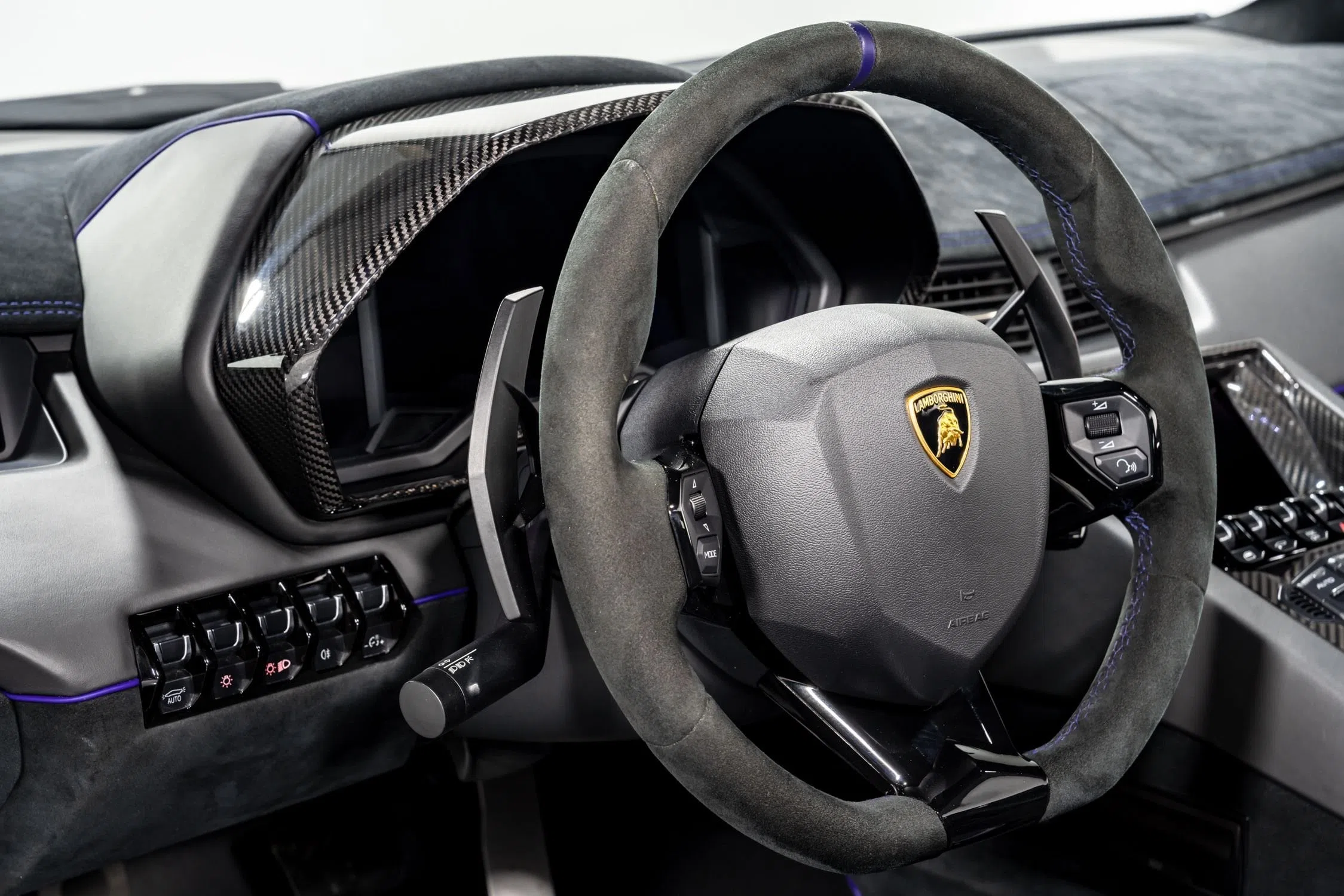 2016 Lamborghini Aventador SV Roadster interior