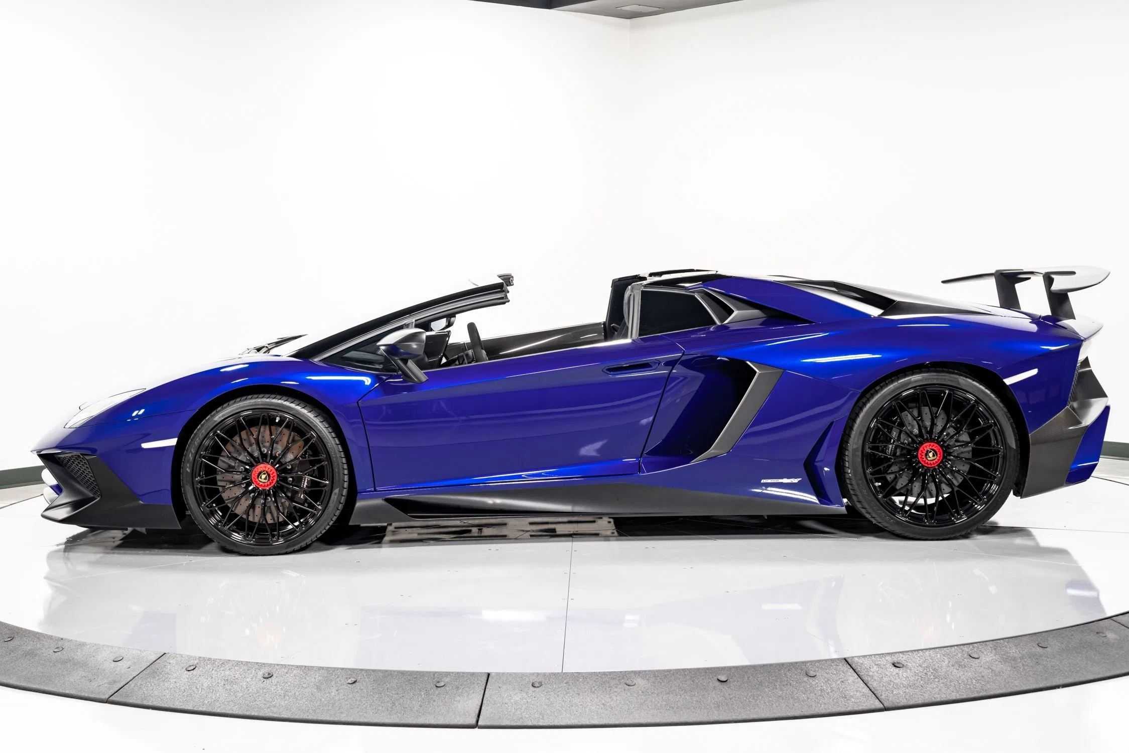 2016 Lamborghini Aventador SV Roadster for sale, exterior