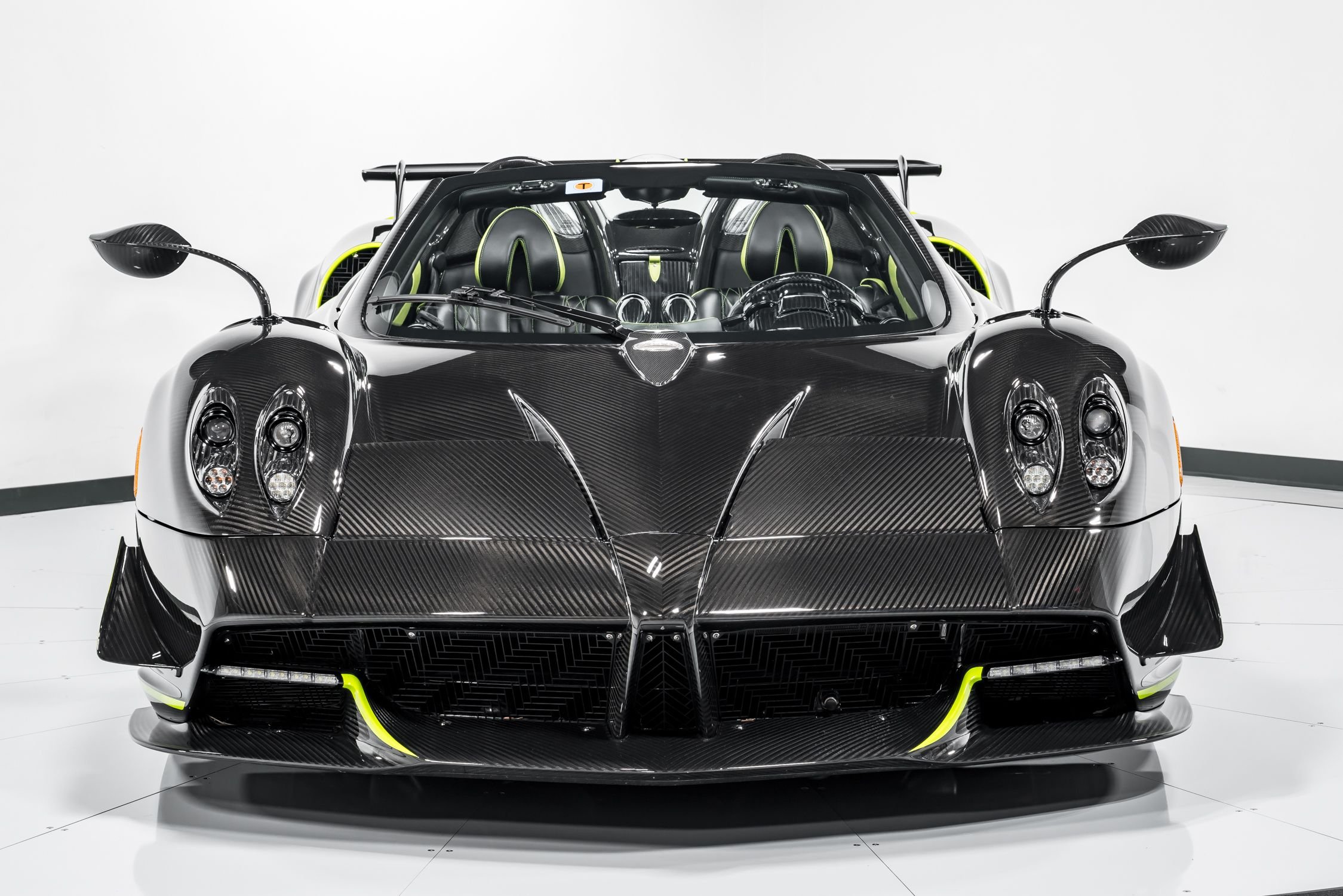 2017 Pagani Huayra Roadster, 3/26