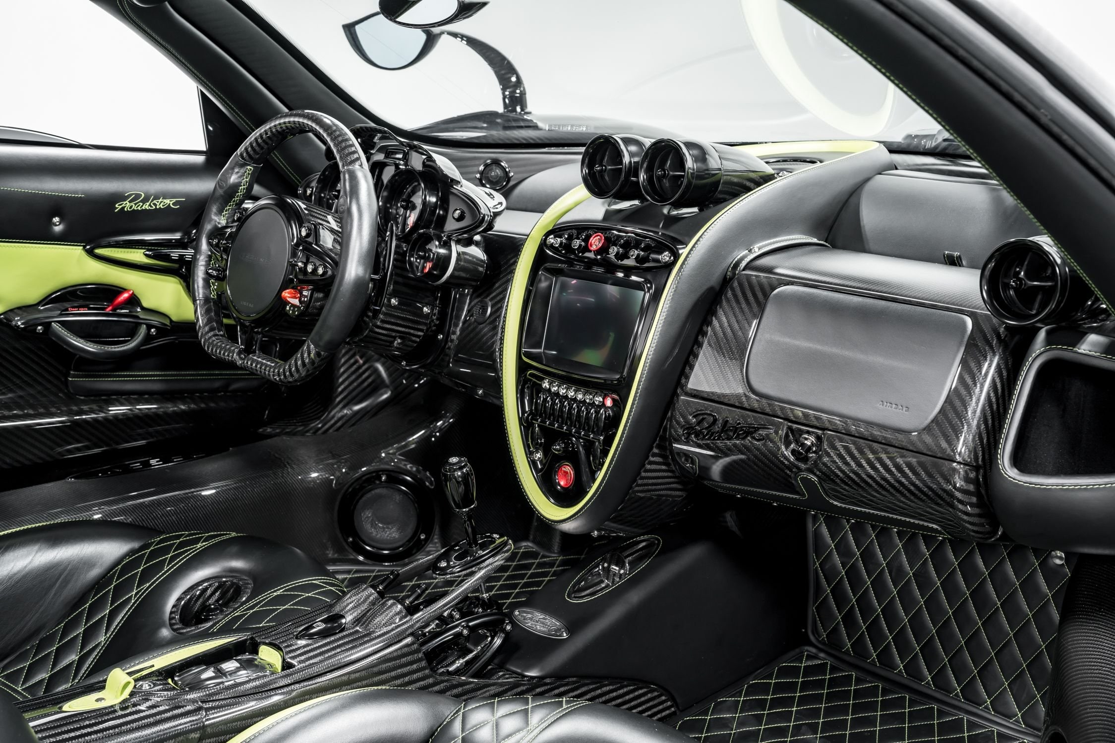2017 Pagani Huayra Roadster, 4/26