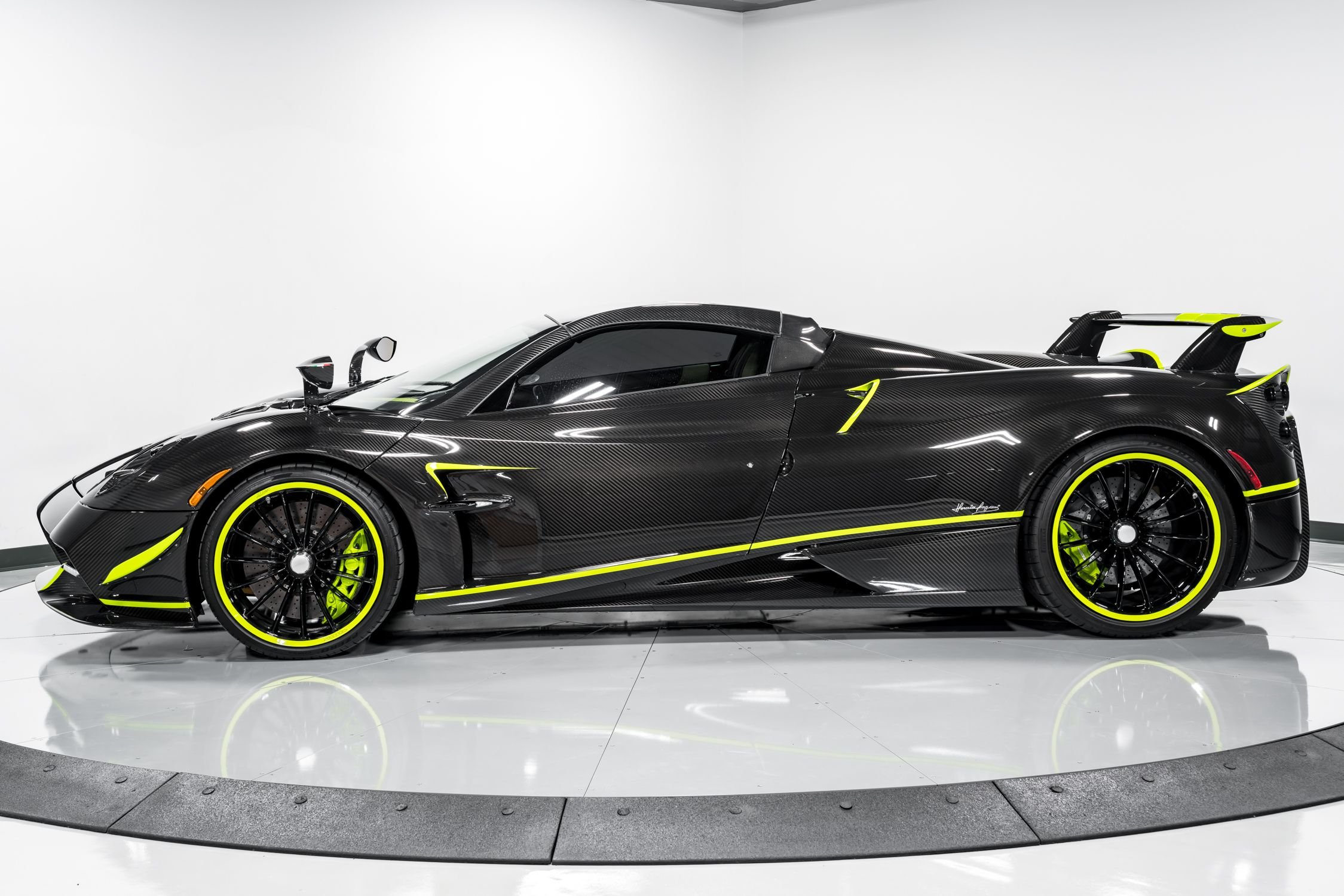 2017 Pagani Huayra Roadster, 8/26
