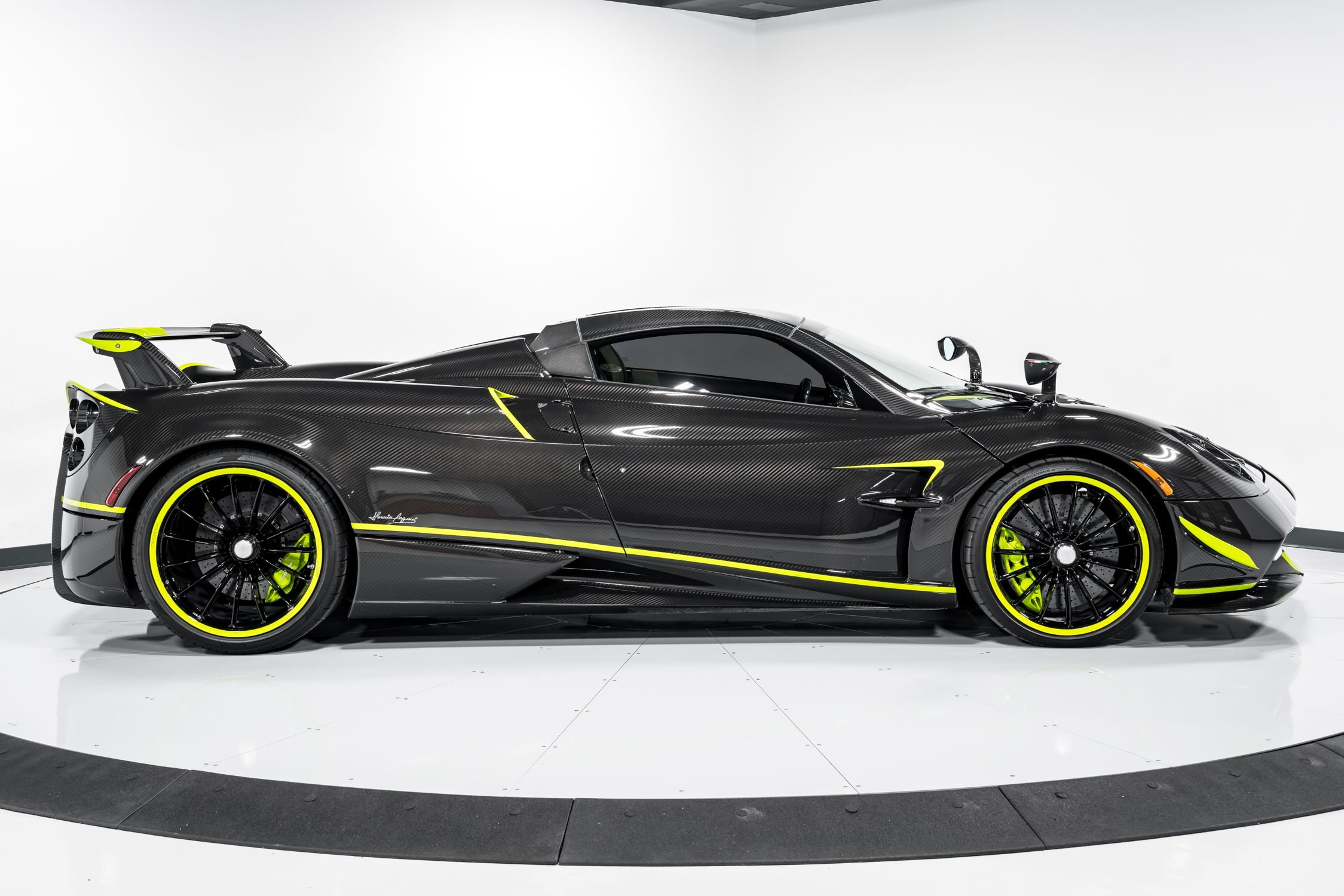 2017 Pagani Huayra Roadster, 12/26