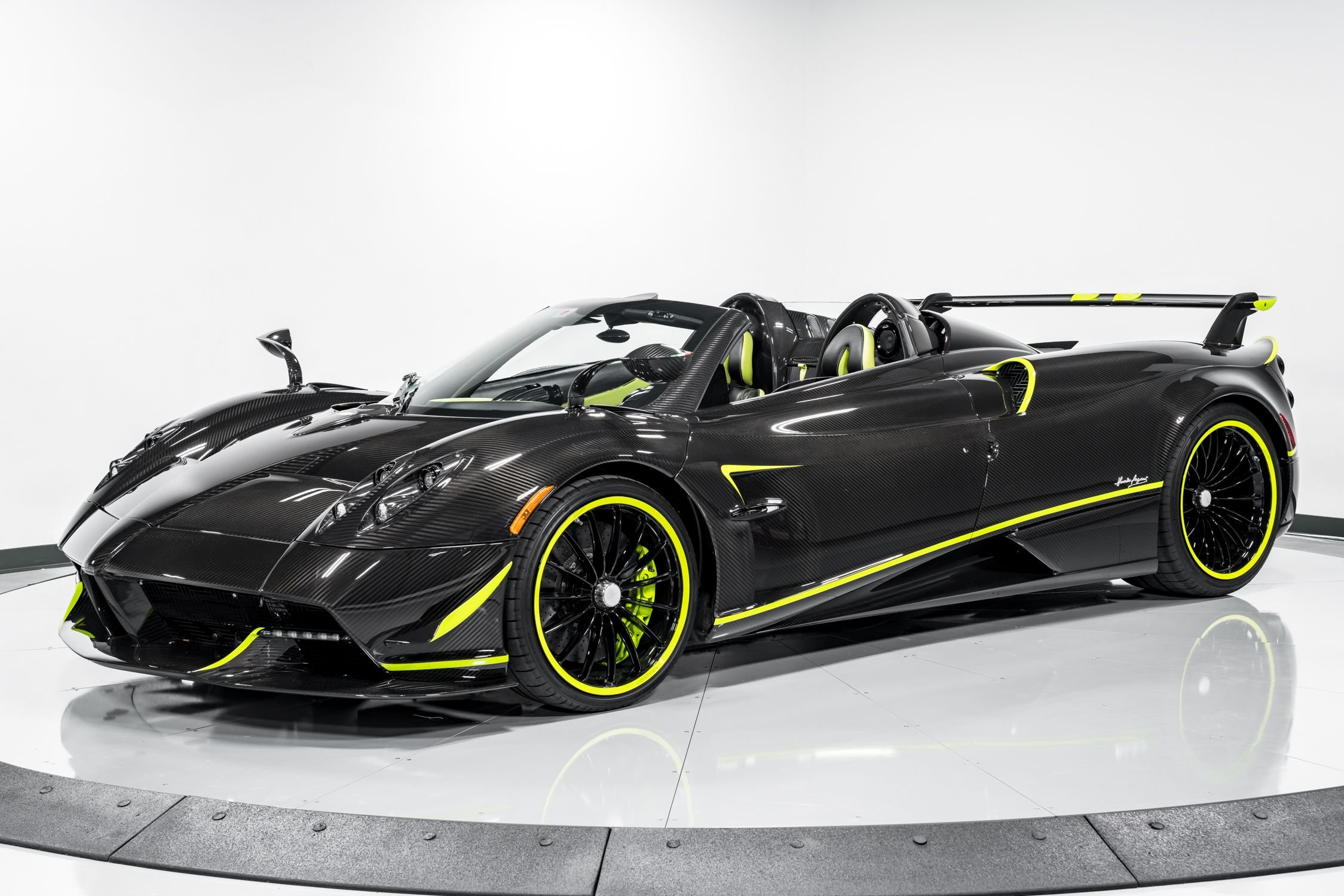 2017 Pagani Huayra Roadster, 15/26