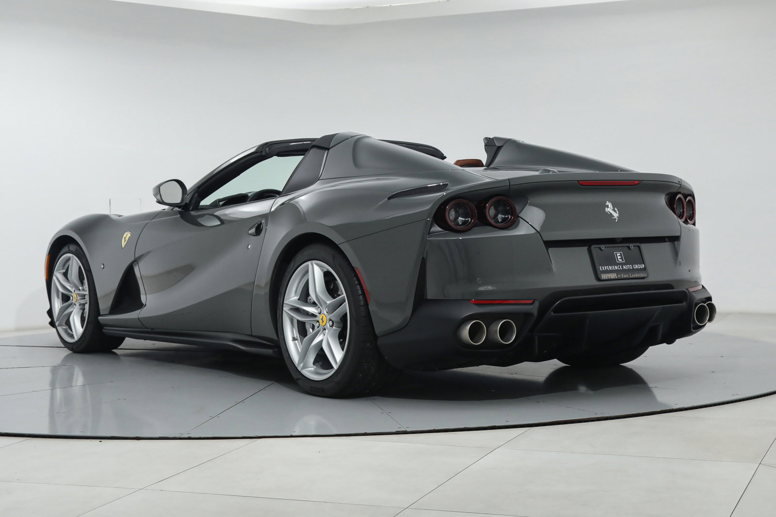 2021 FERRARI 812 GTS, 2/17