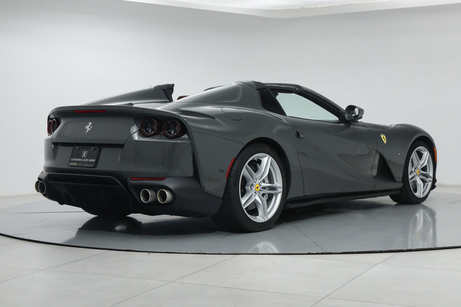 2021 FERRARI 812 GTS, 3/17