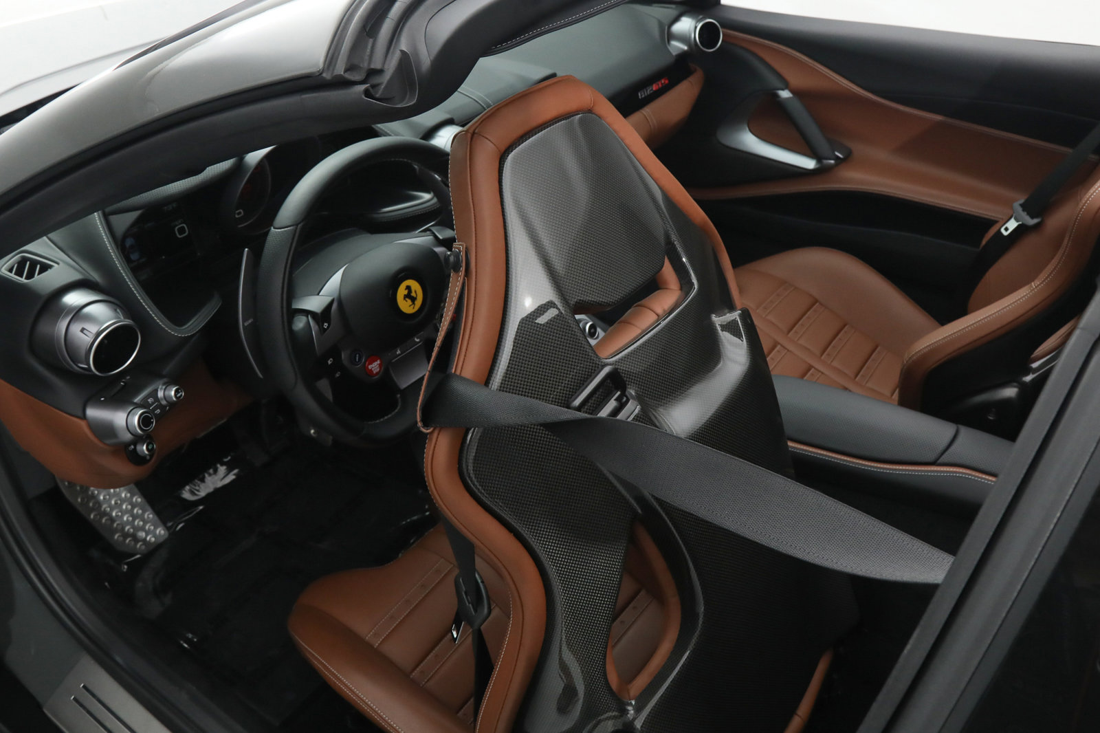 2021 FERRARI 812 GTS, 8/17