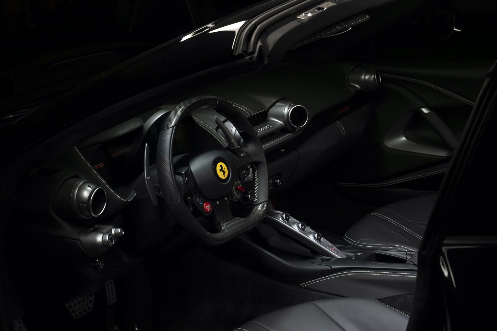 2022 FERRARI 812 GTS, 5/17