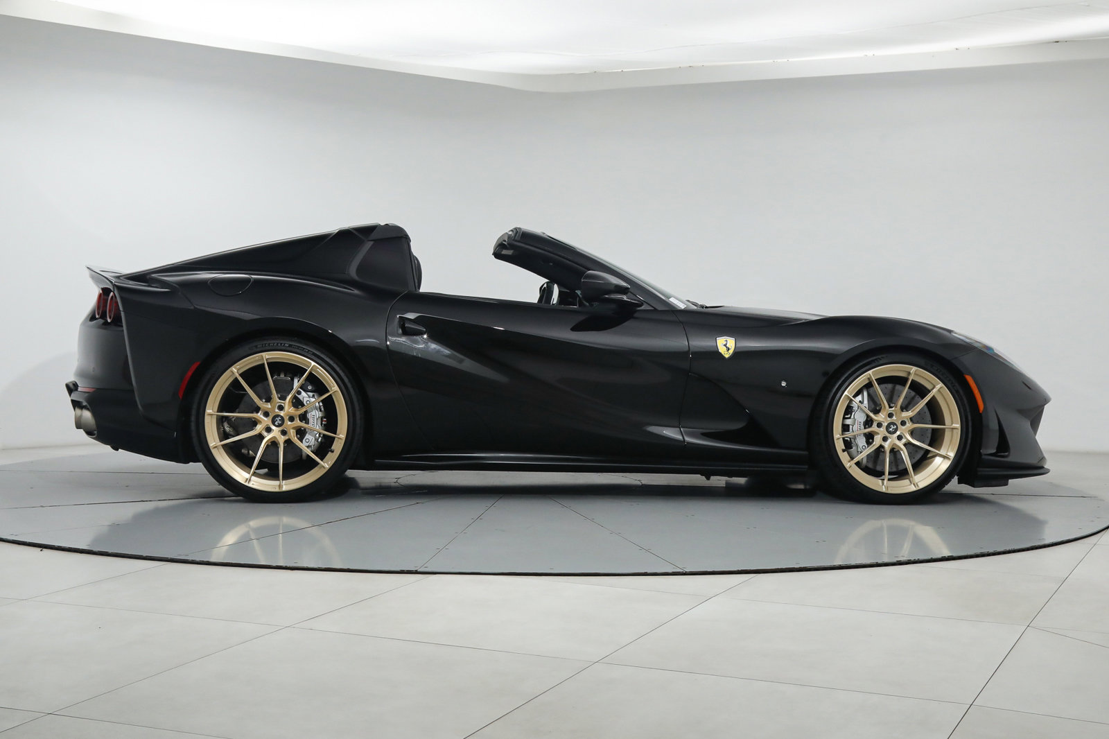 2022 FERRARI 812 GTS, 9/17