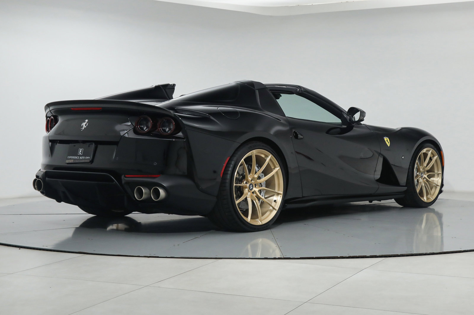 2022 FERRARI 812 GTS, 16/17