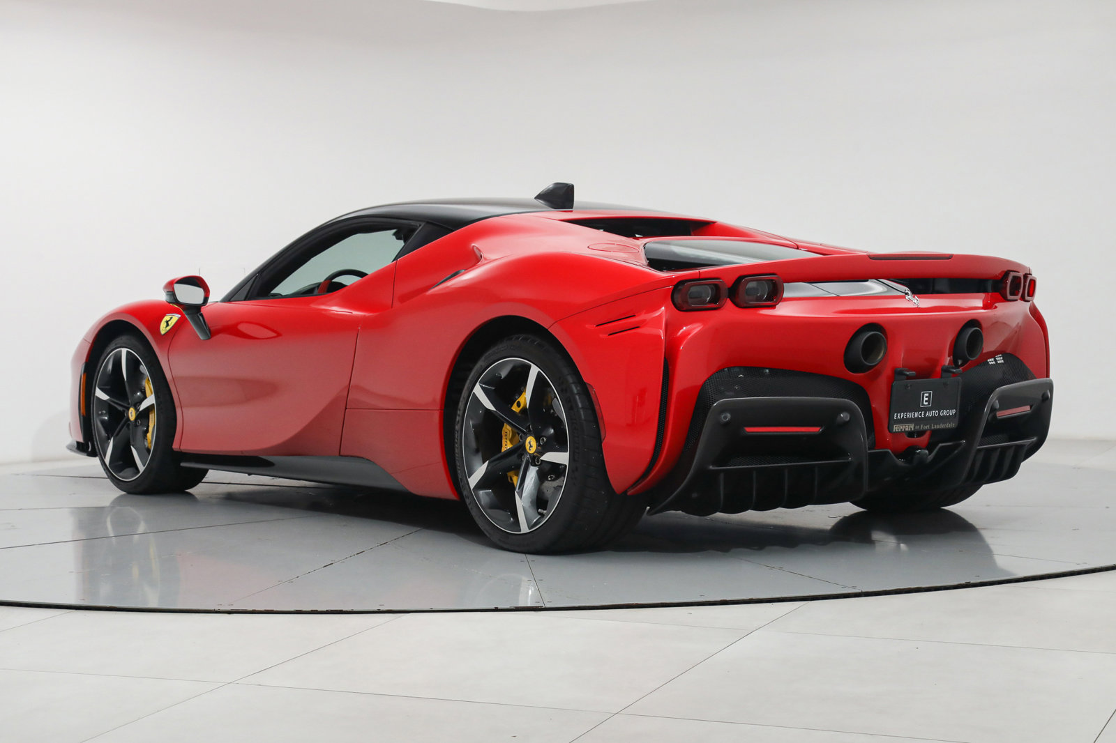2021 FERRARI SF90 STRADALE, 6/17