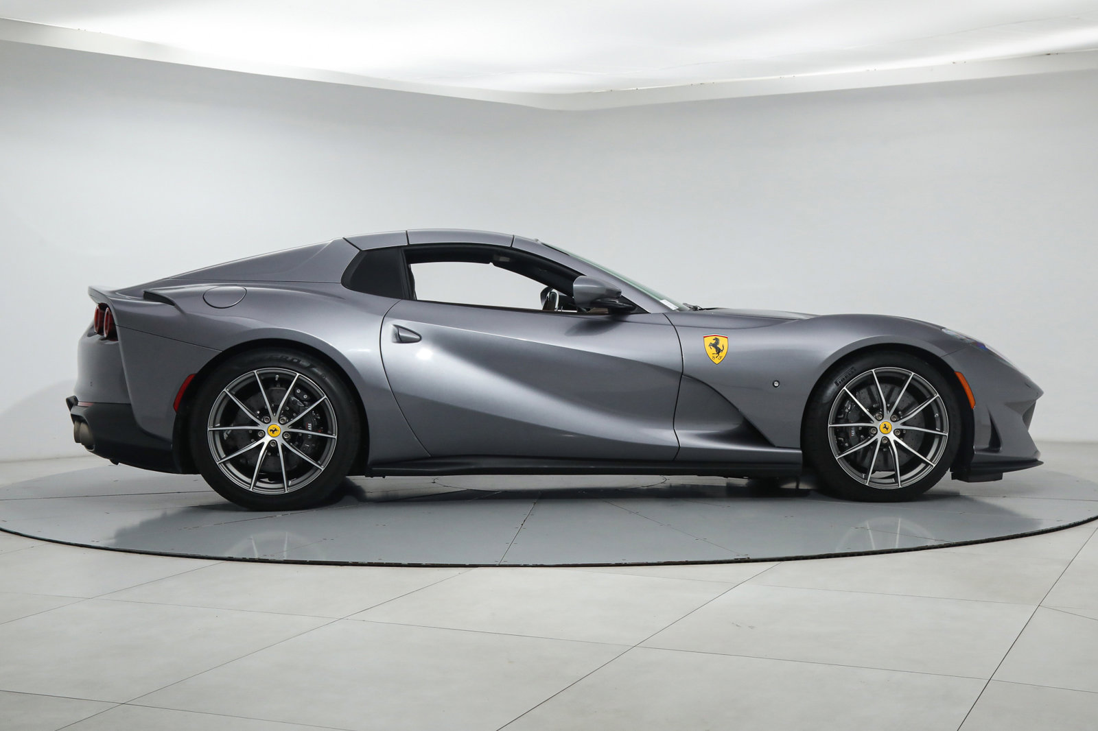 2021 FERRARI 812 GTS, 8/16