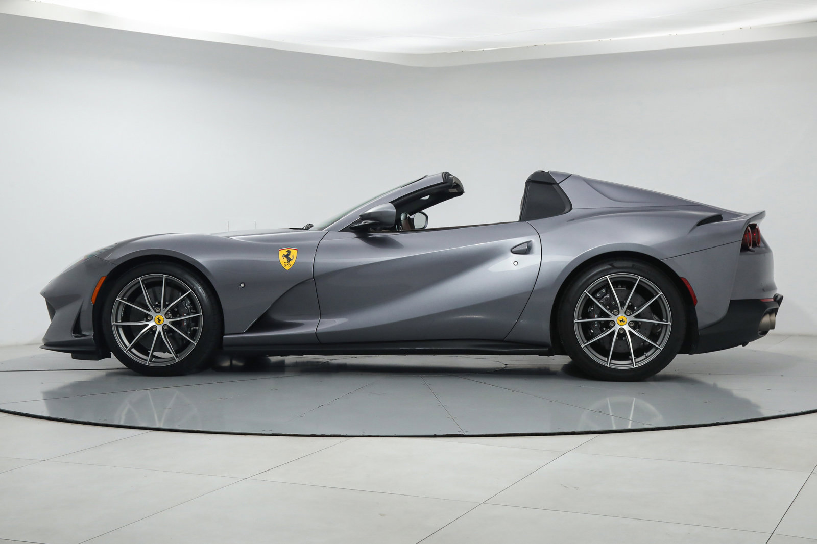 2021 FERRARI 812 GTS, 14/16