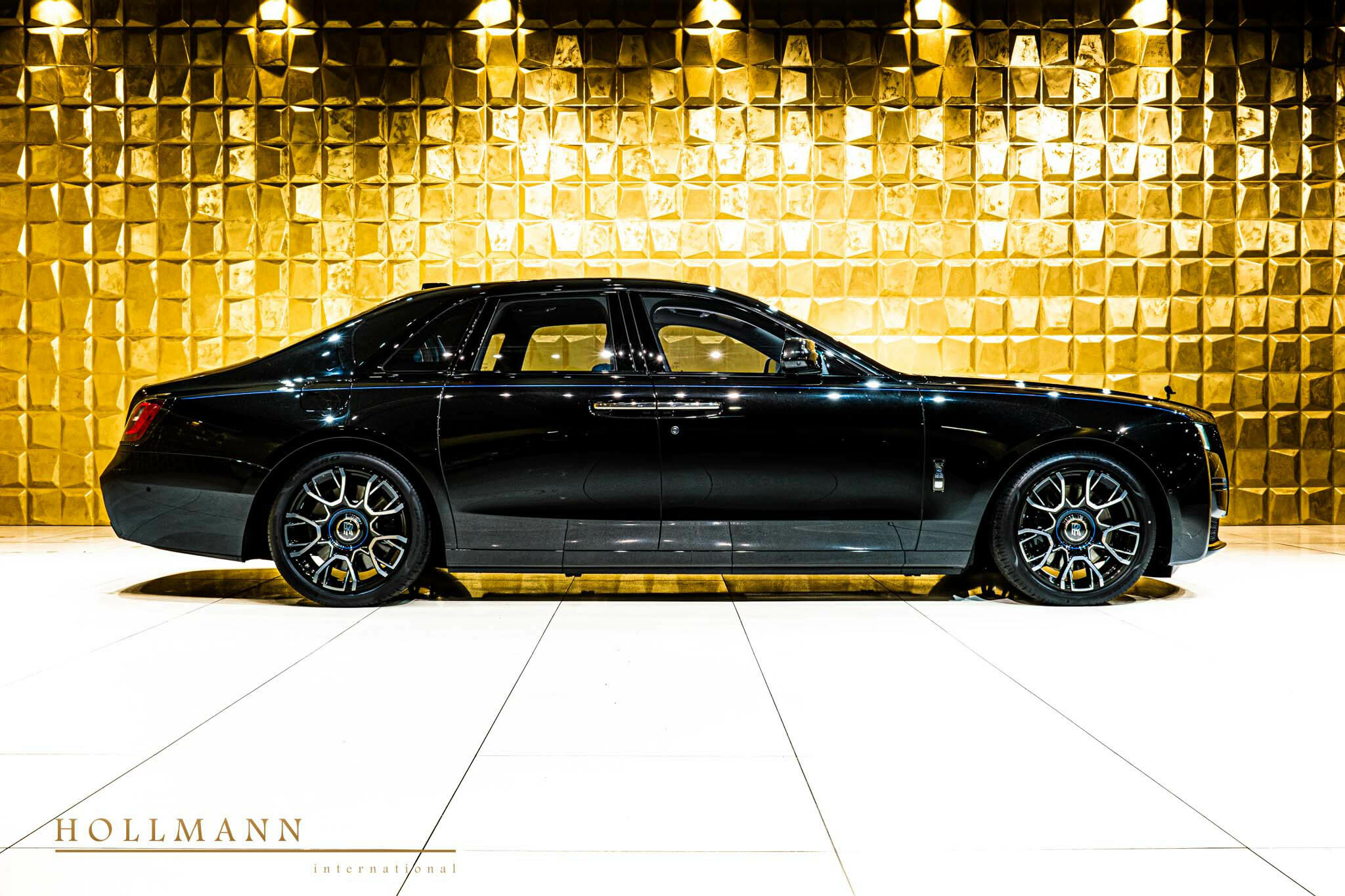 2023 Rolls-Royce Ghost Black Badge, 2/19