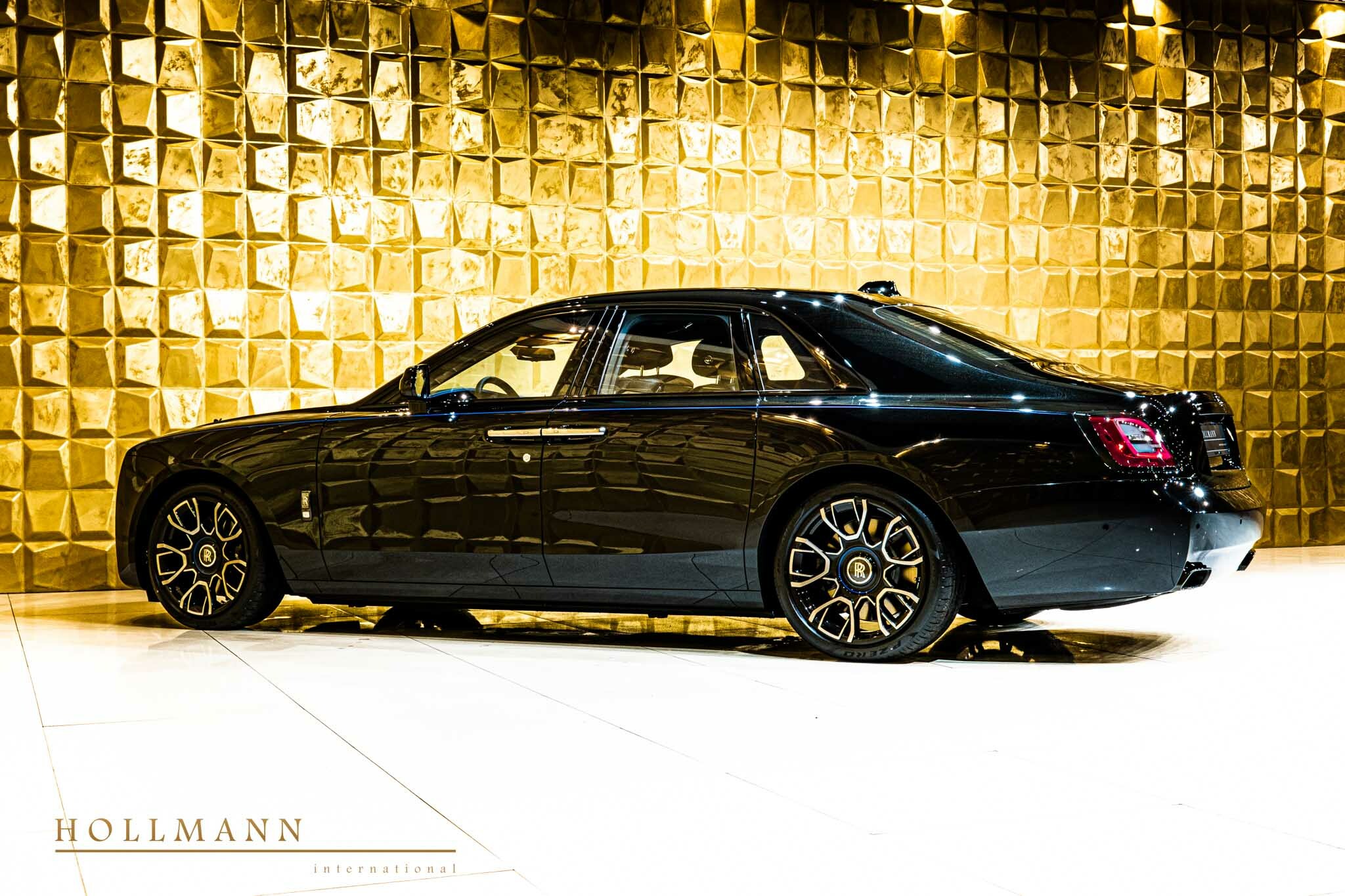 2023 Rolls-Royce Ghost Black Badge, 3/19