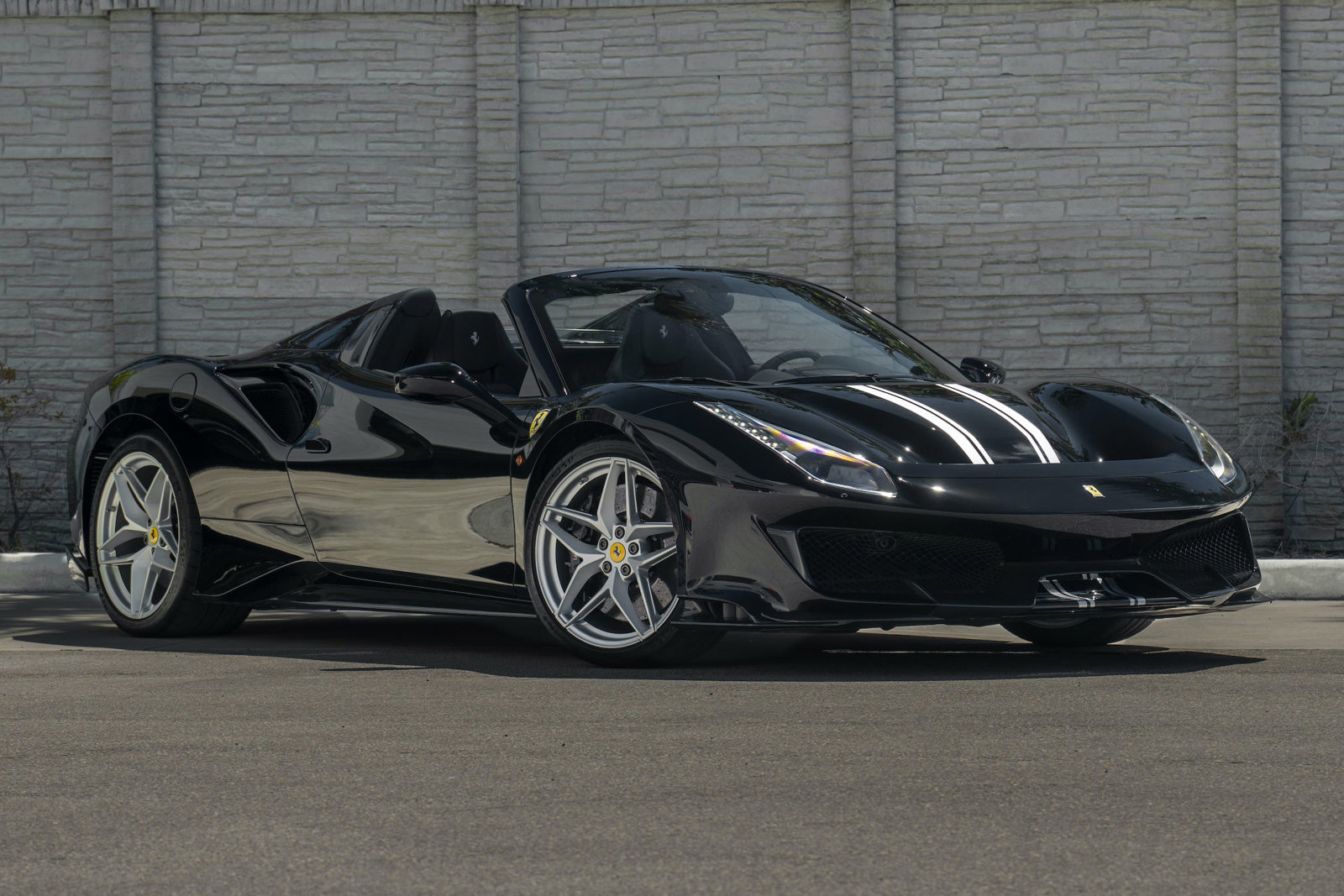 2020 Ferrari 488 Pista Spider, 24/26