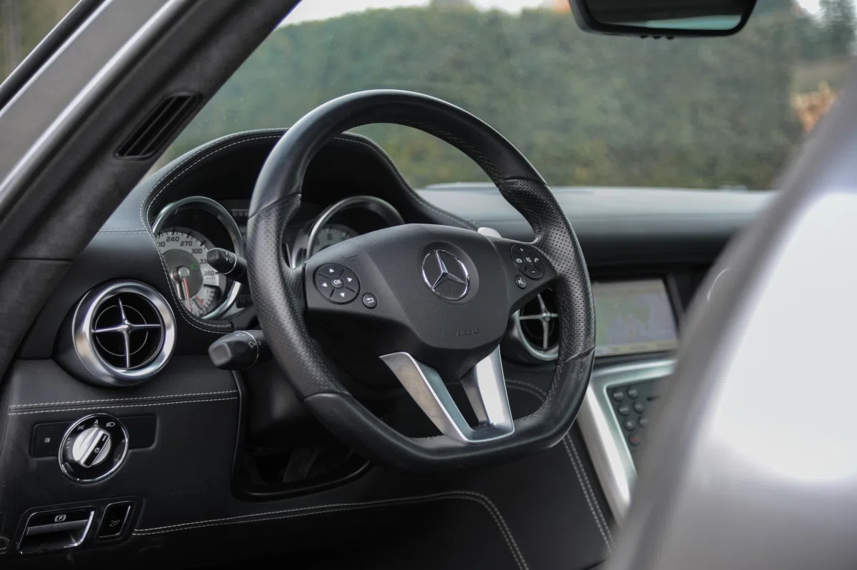 2010 Mercedes-Benz SLS AMG interior