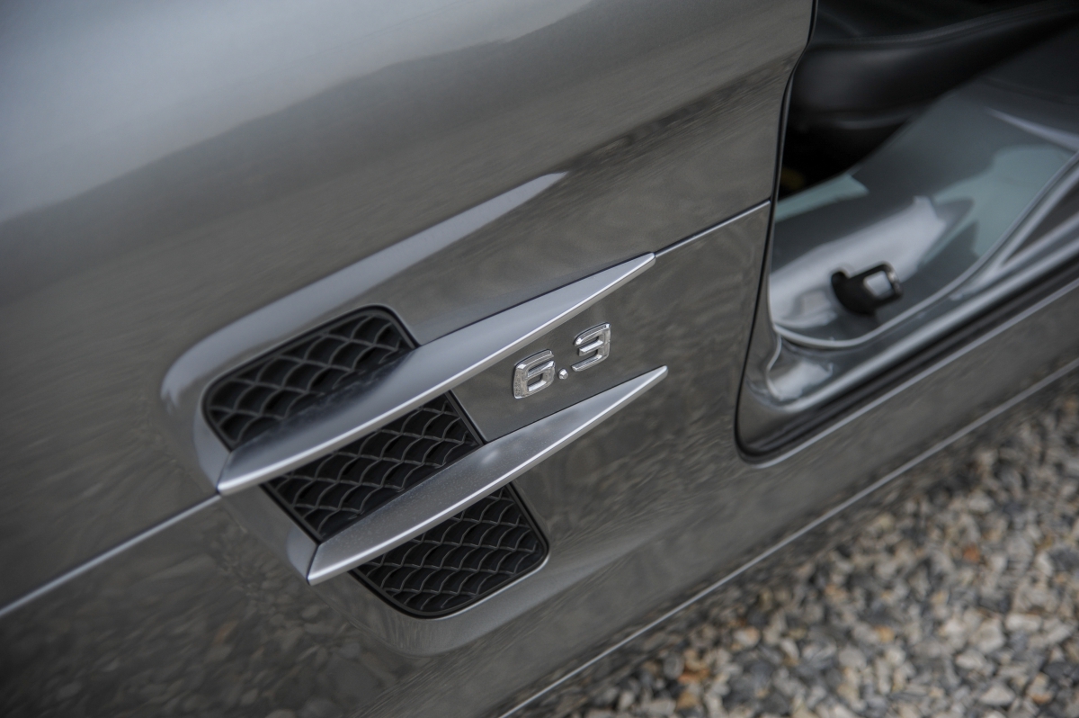 2010 MERCEDES-BENZ SLS AMG, 6/14