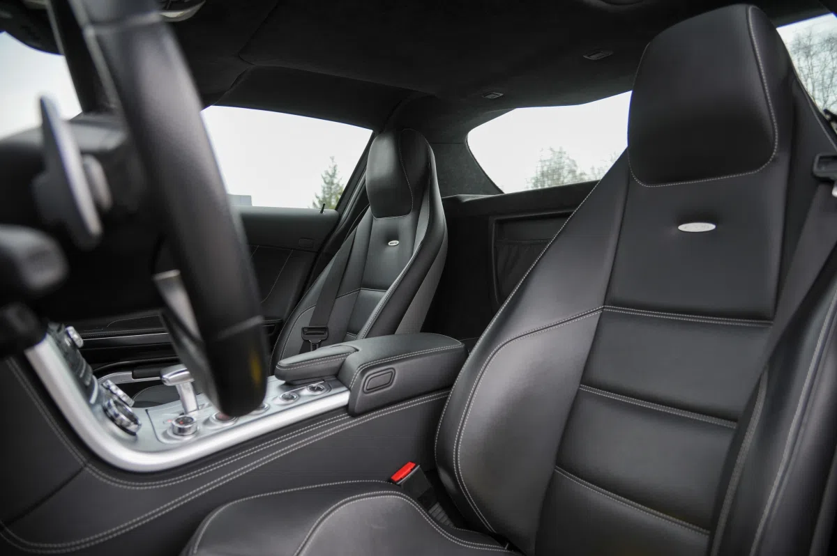 2010 Mercedes-Benz SLS AMG interior, seats
