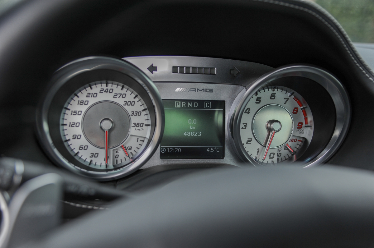 2010 MERCEDES-BENZ SLS AMG, 8/14