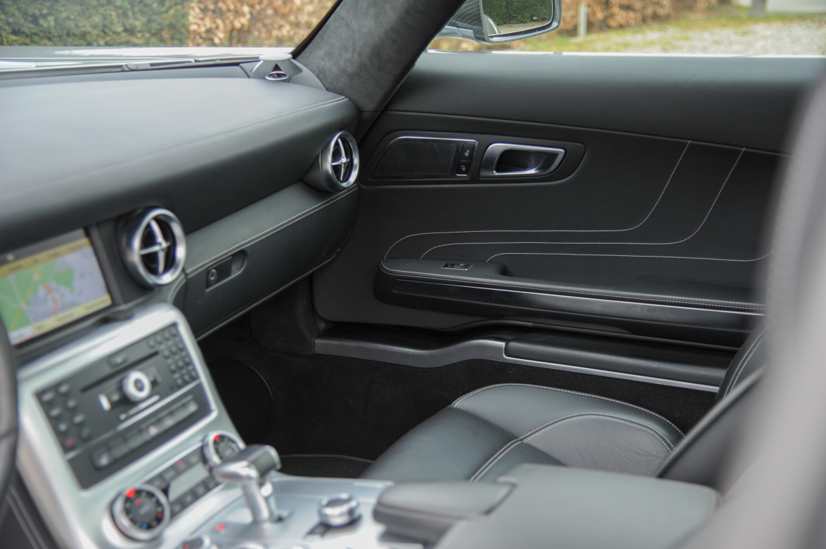 2010 MERCEDES-BENZ SLS AMG, 9/14