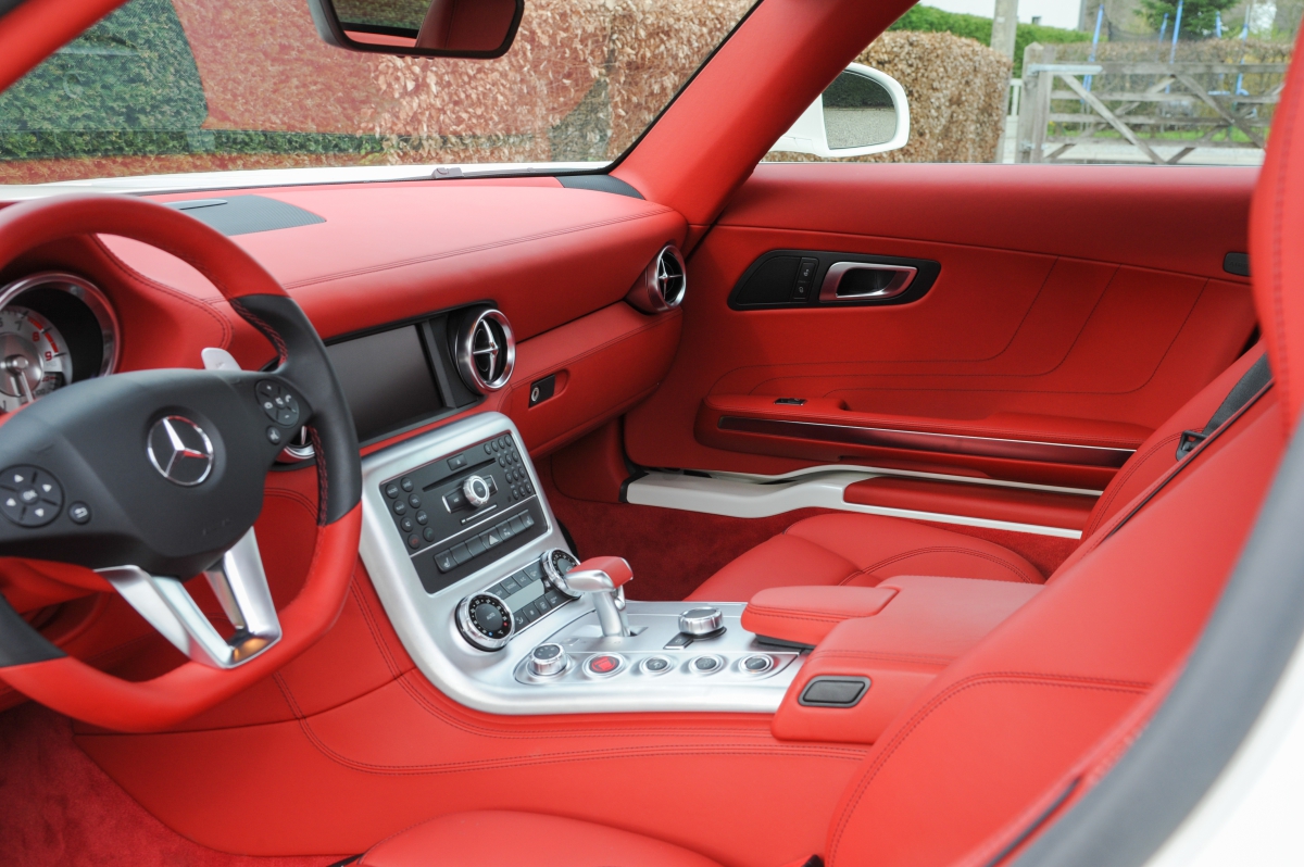 2010 MERCEDES-BENZ SLS, 2/13