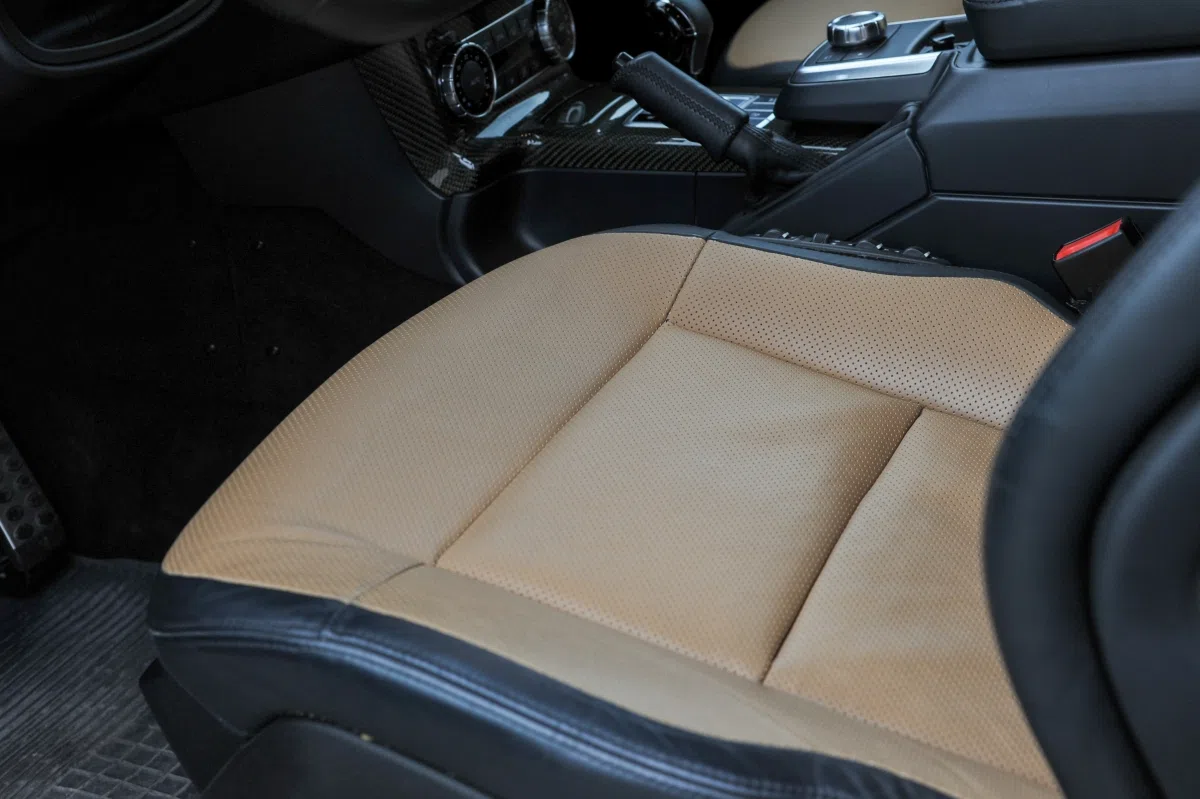 2014 Mercedes-Benz G 500 Convertible ''Final Edition 200'' interior, seats