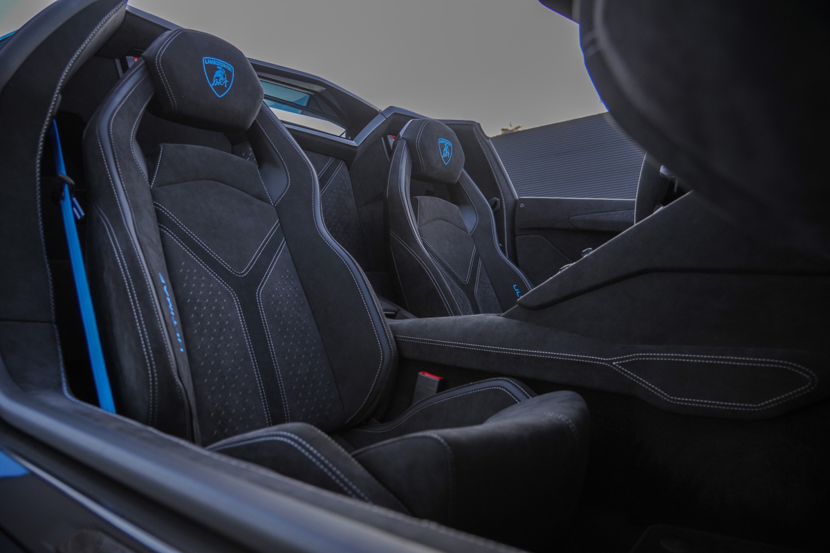 2022 LAMBORGHINI AVENTADOR LP780-4 ULTIMAE - ROADSTER - 1 OF 250, 10/19