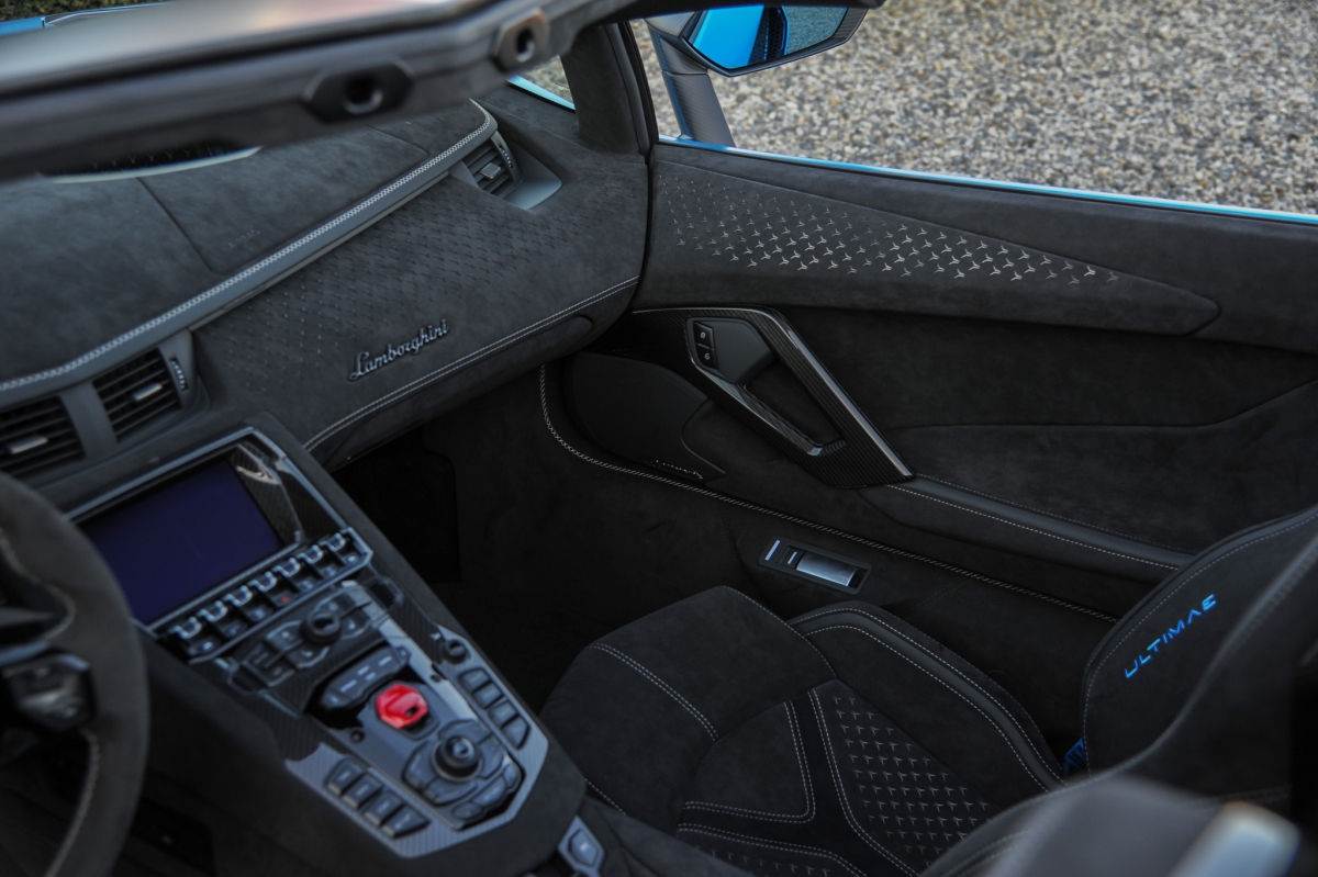 2022 LAMBORGHINI AVENTADOR LP780-4 ULTIMAE - ROADSTER - 1 OF 250, 11/19