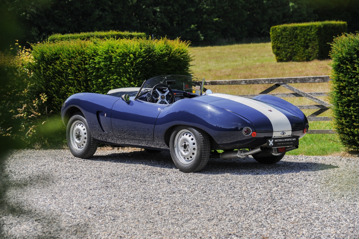 1954 ARNOLT-BRISTOL BOLIDE DELUXE ROADSTER COACHWORK BY CARROZZERIA BERTONE, 13/14