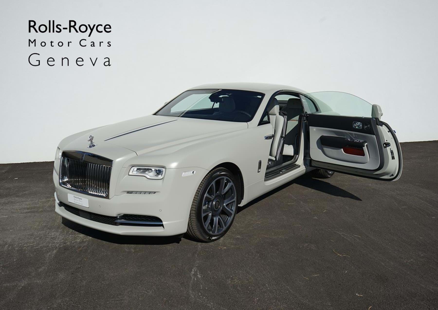 2018 Rolls-Royce Wraith Special Commission Nebula, 2/25